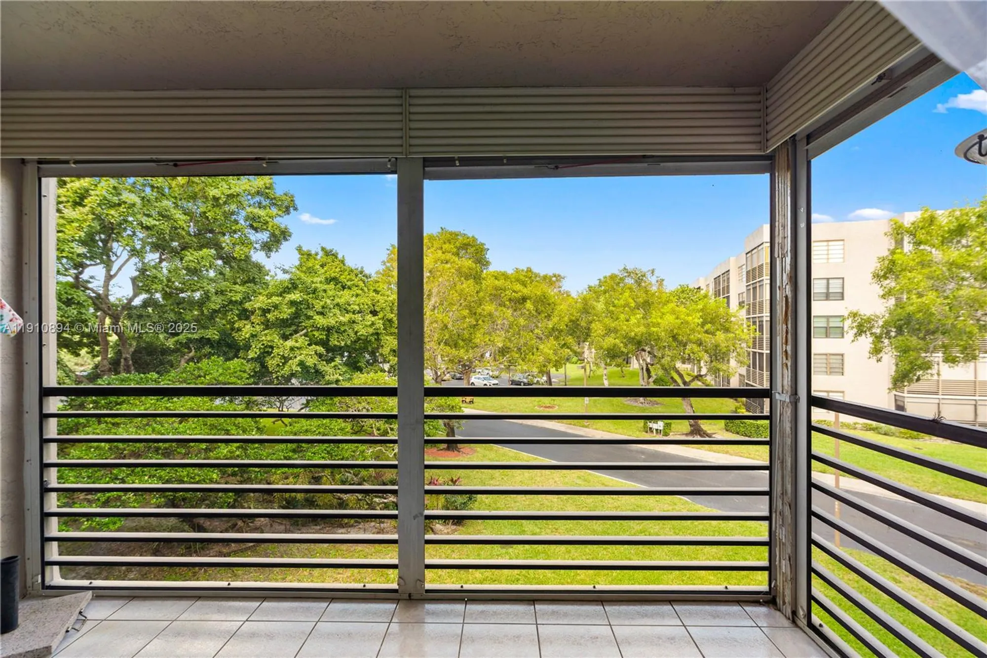 Property Slideshow image 23 of 63 | 1000 colony point cir apt 308, Pembroke Pines, FL, 33026