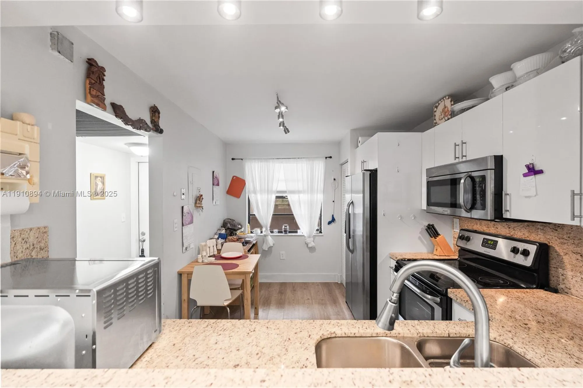 Property Slideshow image 31 of 63 | 1000 colony point cir apt 308, Pembroke Pines, FL, 33026