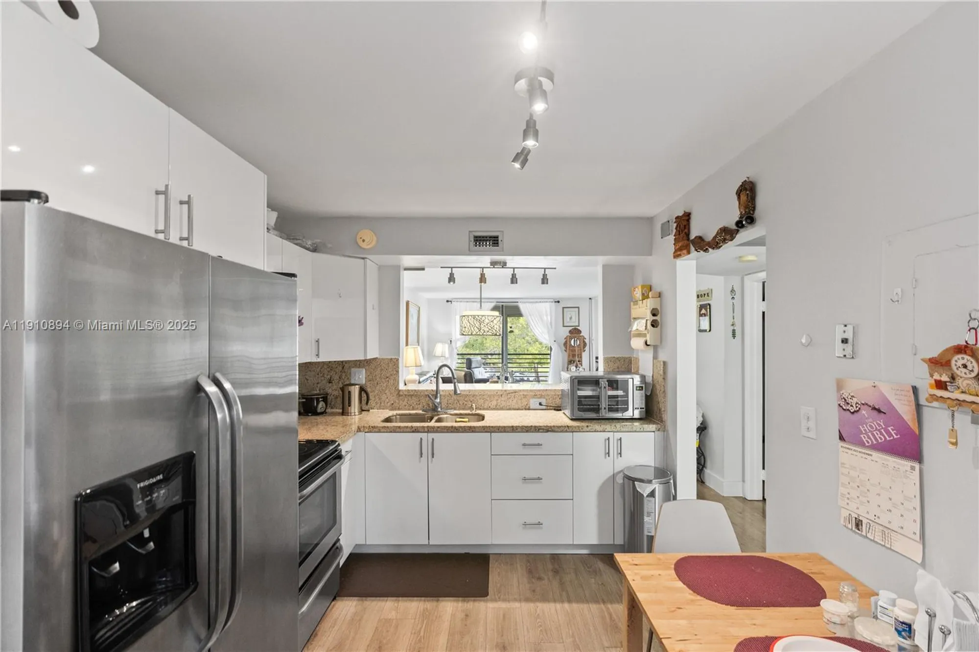 Property Slideshow image 44 of 63 | 1000 colony point cir apt 308, Pembroke Pines, FL, 33026