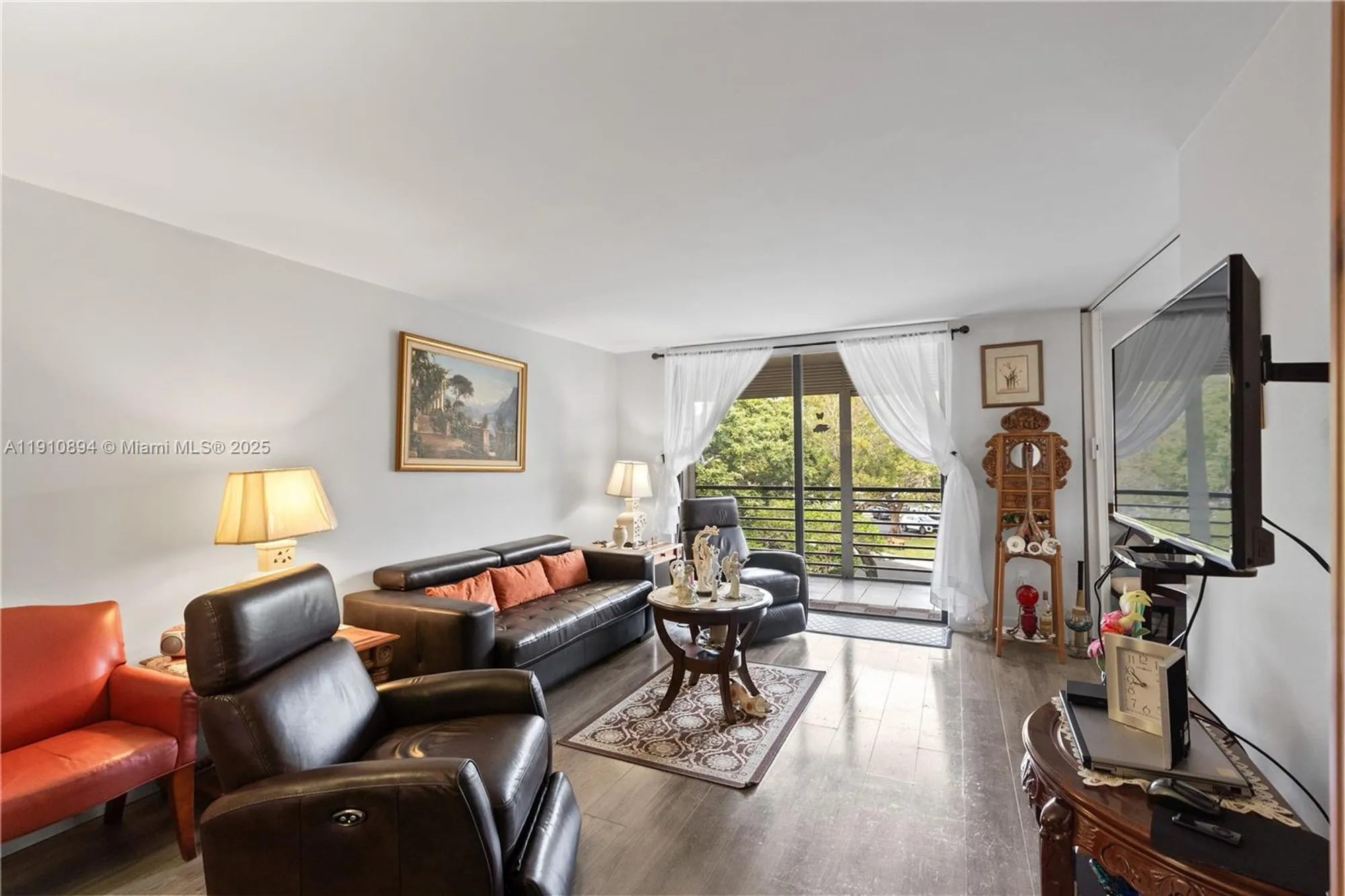 Property Slideshow image 4 of 63 | 1000 colony point cir apt 308, Pembroke Pines, FL, 33026