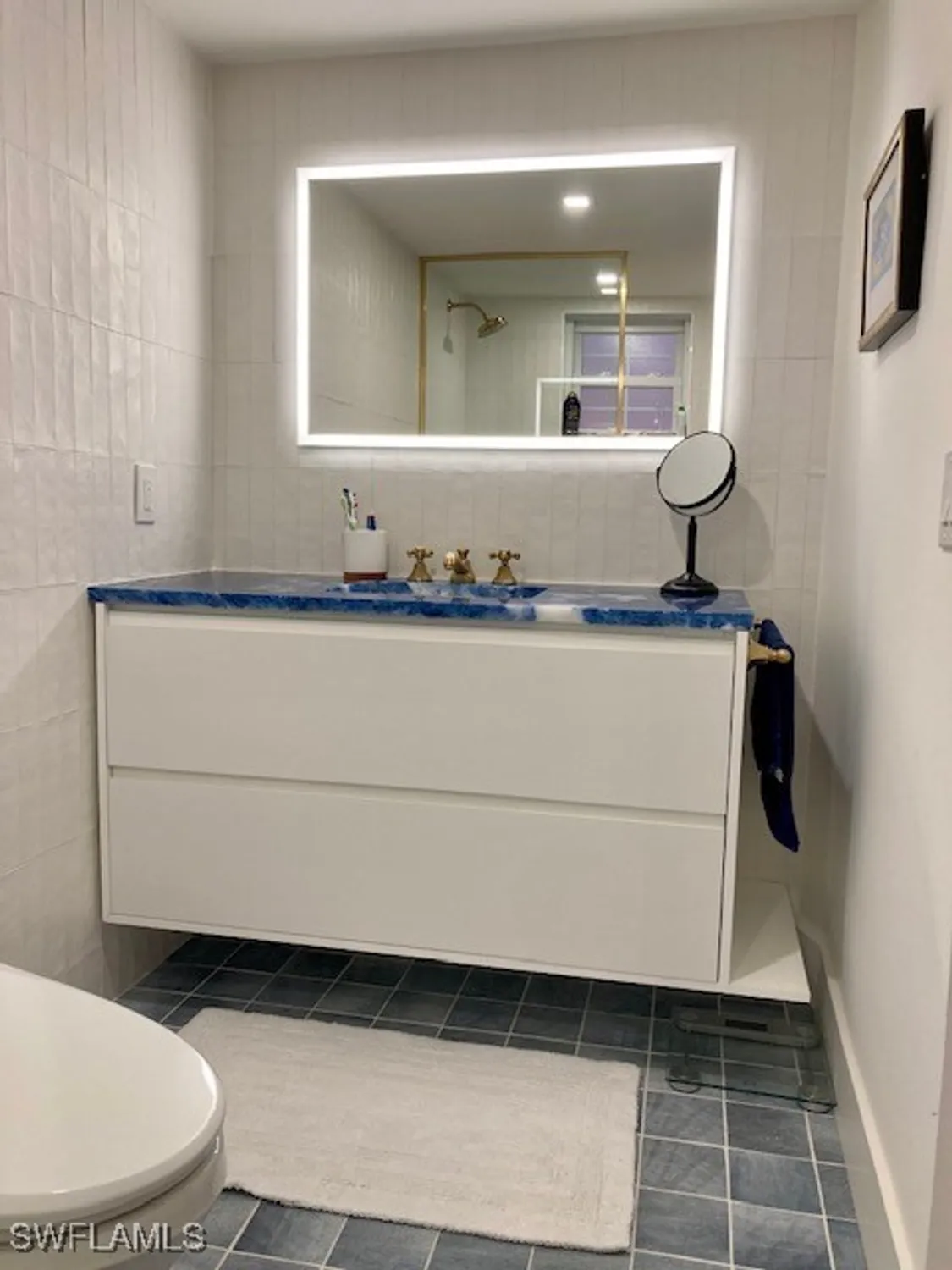 Property Slideshow image 15 of 37 | 2401 gulf shore blvd 13, Naples, FL, 34103