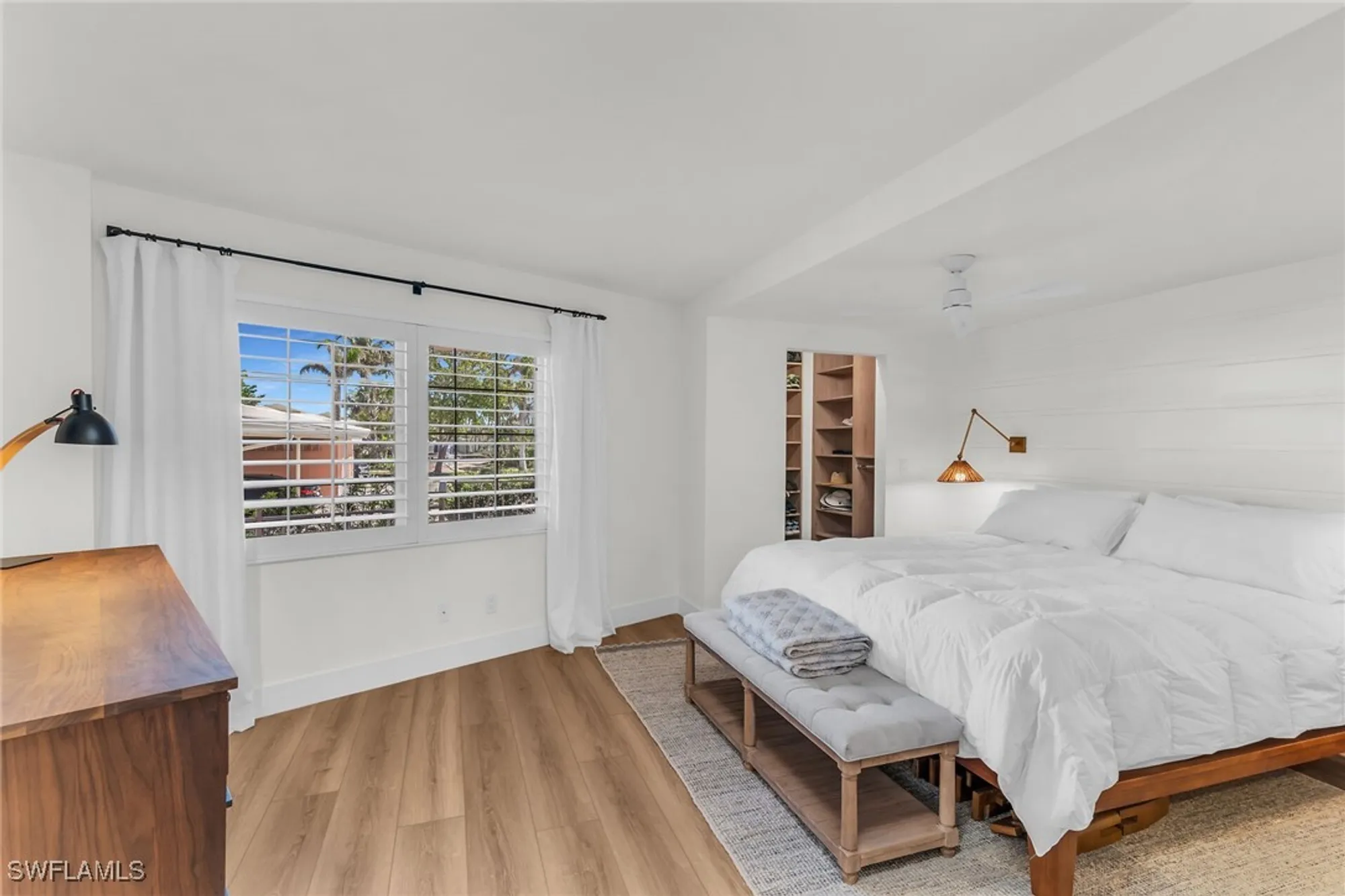 Property Slideshow image 11 of 37 | 2401 gulf shore blvd 13, Naples, FL, 34103