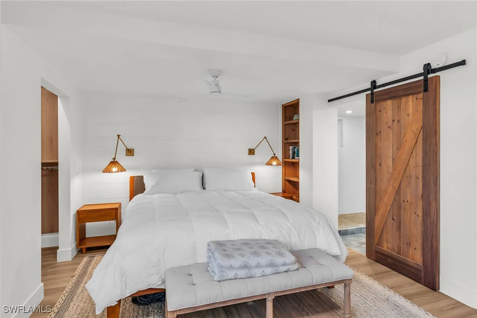 Property Slideshow image 12 of 37 | 2401 gulf shore blvd 13, Naples, FL, 34103