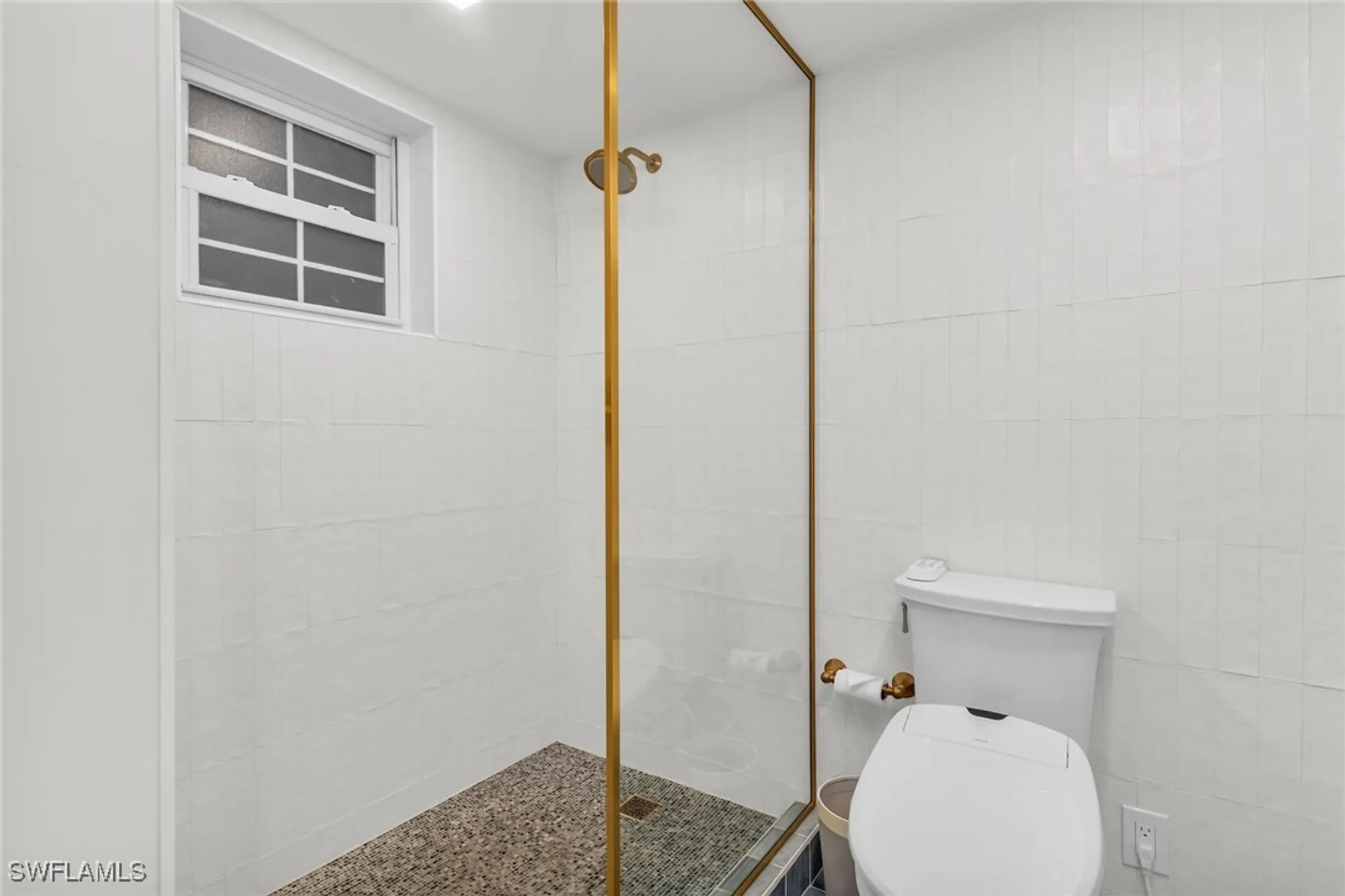 Property Slideshow image 13 of 37 | 2401 gulf shore blvd 13, Naples, FL, 34103