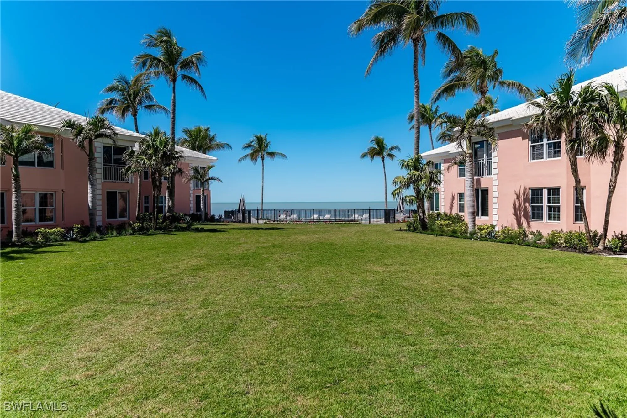 Property Slideshow image 24 of 37 | 2401 gulf shore blvd 13, Naples, FL, 34103