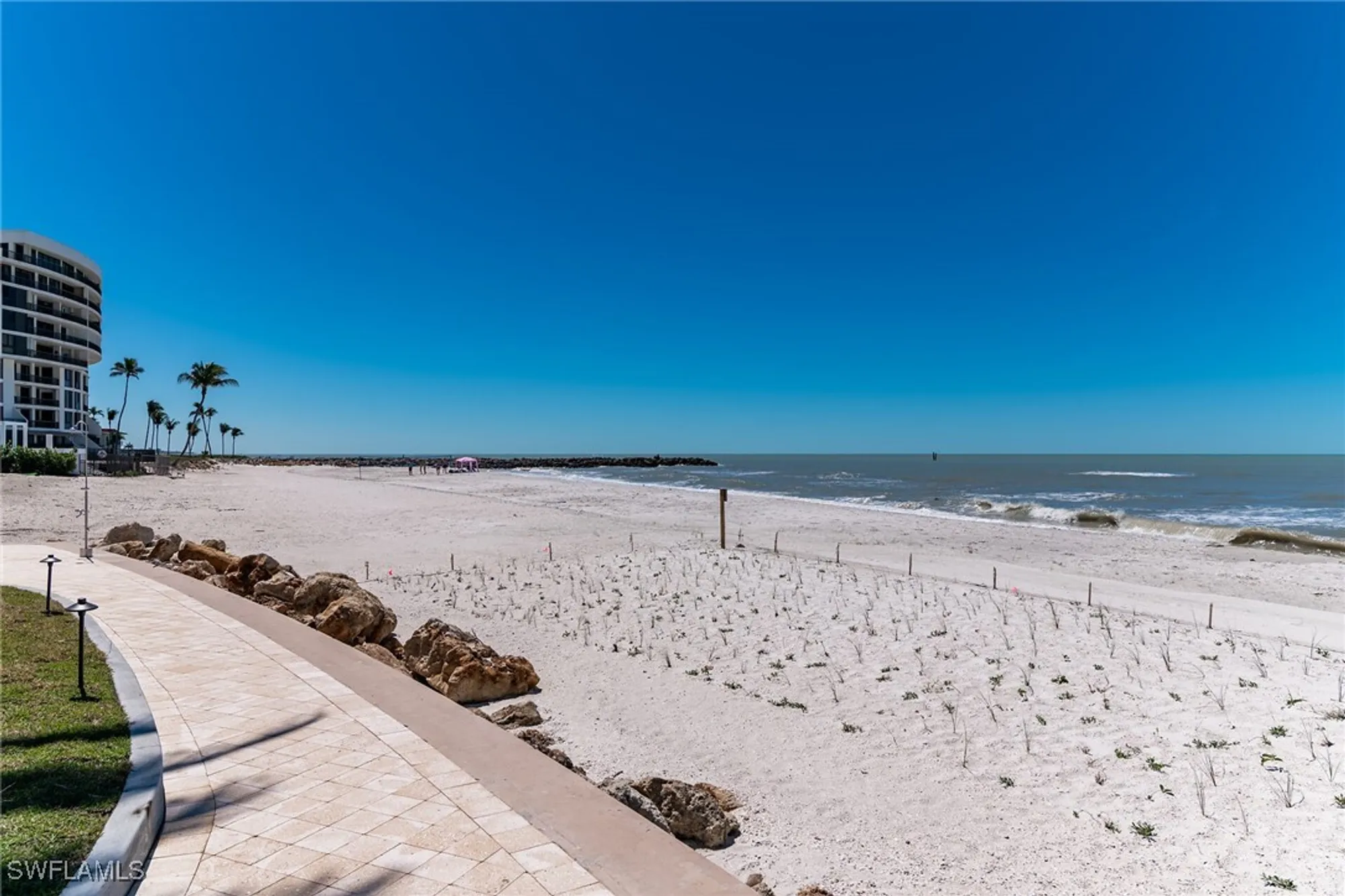 Property Slideshow image 26 of 37 | 2401 gulf shore blvd 13, Naples, FL, 34103