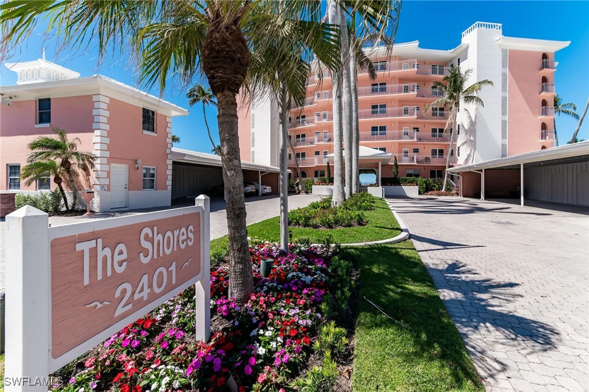 Property Slideshow image 21 of 37 | 2401 gulf shore blvd 13, Naples, FL, 34103