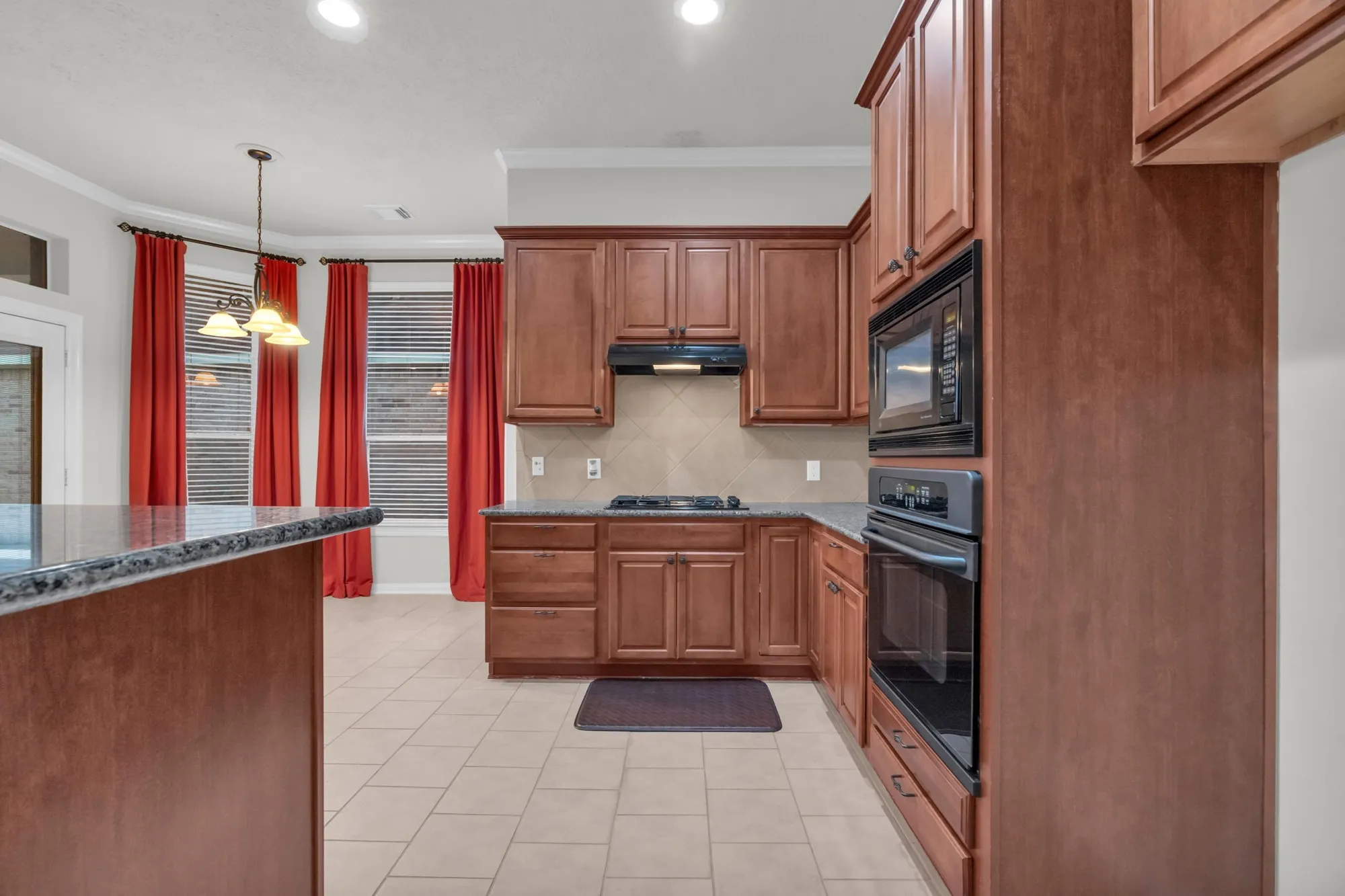 Property Slideshow image 15 of 46 | 34 windsor bridge dr, Conroe, TX, 77384