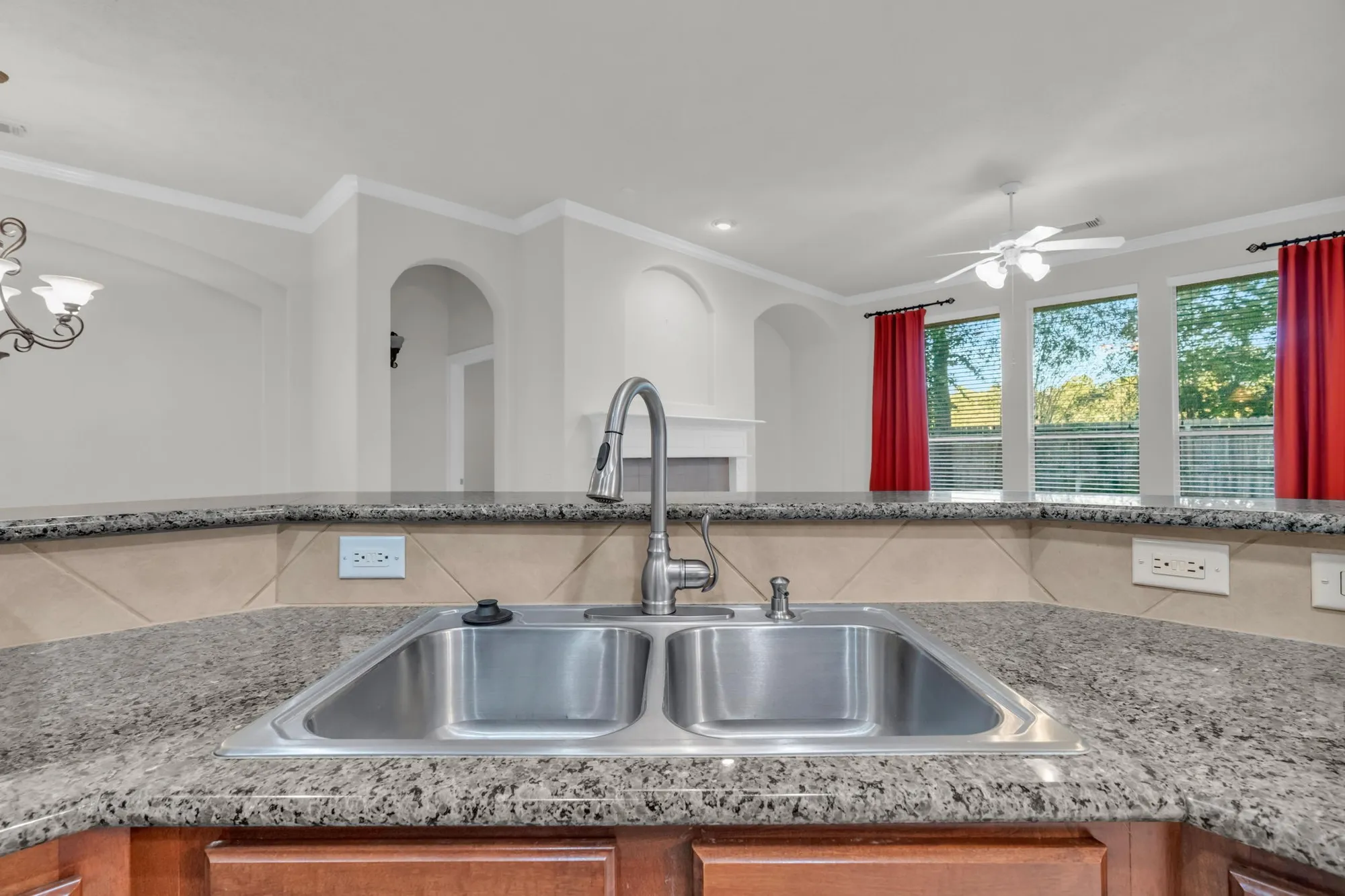 Property Slideshow image 11 of 46 | 34 windsor bridge dr, Conroe, TX, 77384