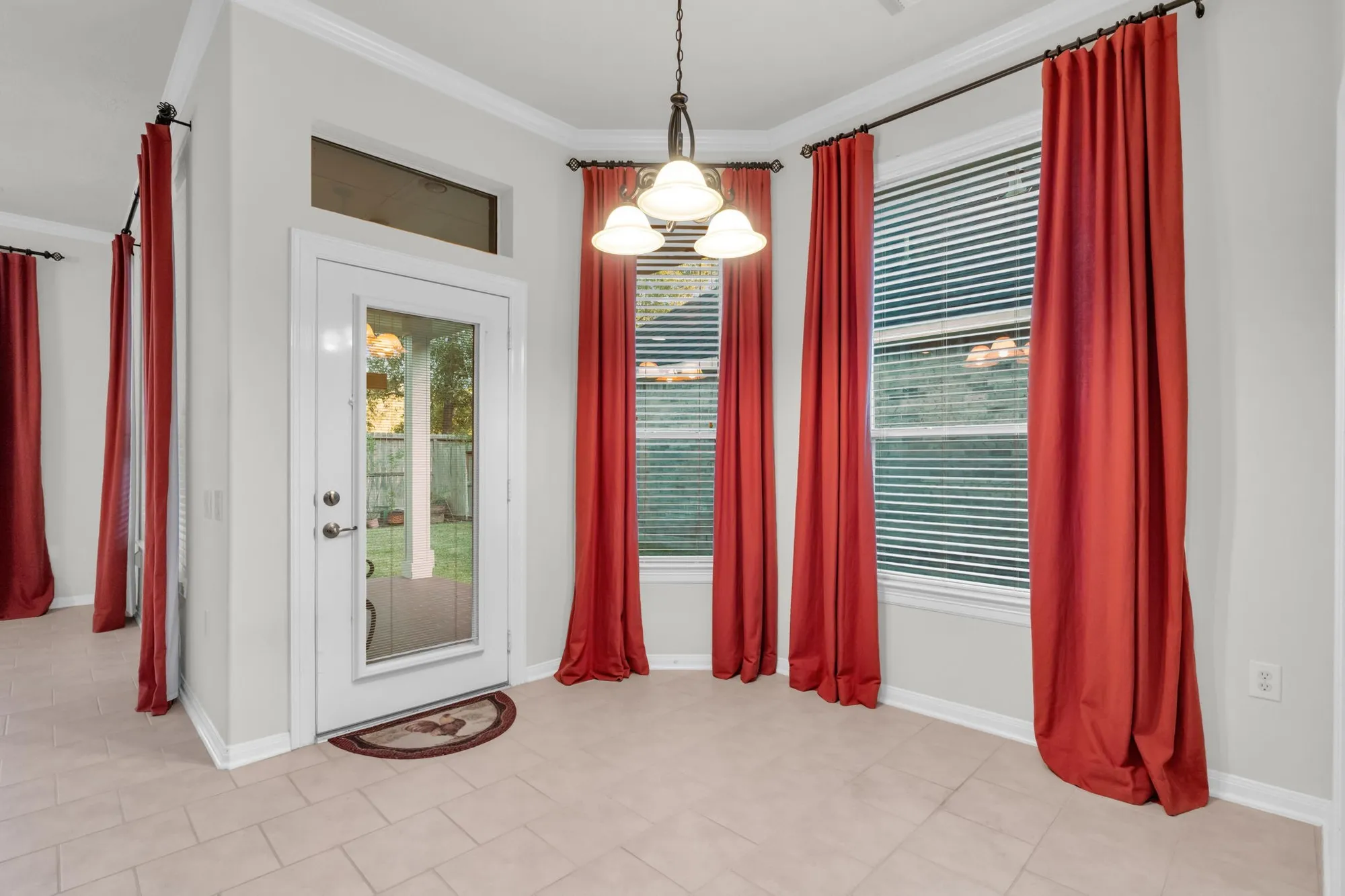 Property Slideshow image 12 of 46 | 34 windsor bridge dr, Conroe, TX, 77384