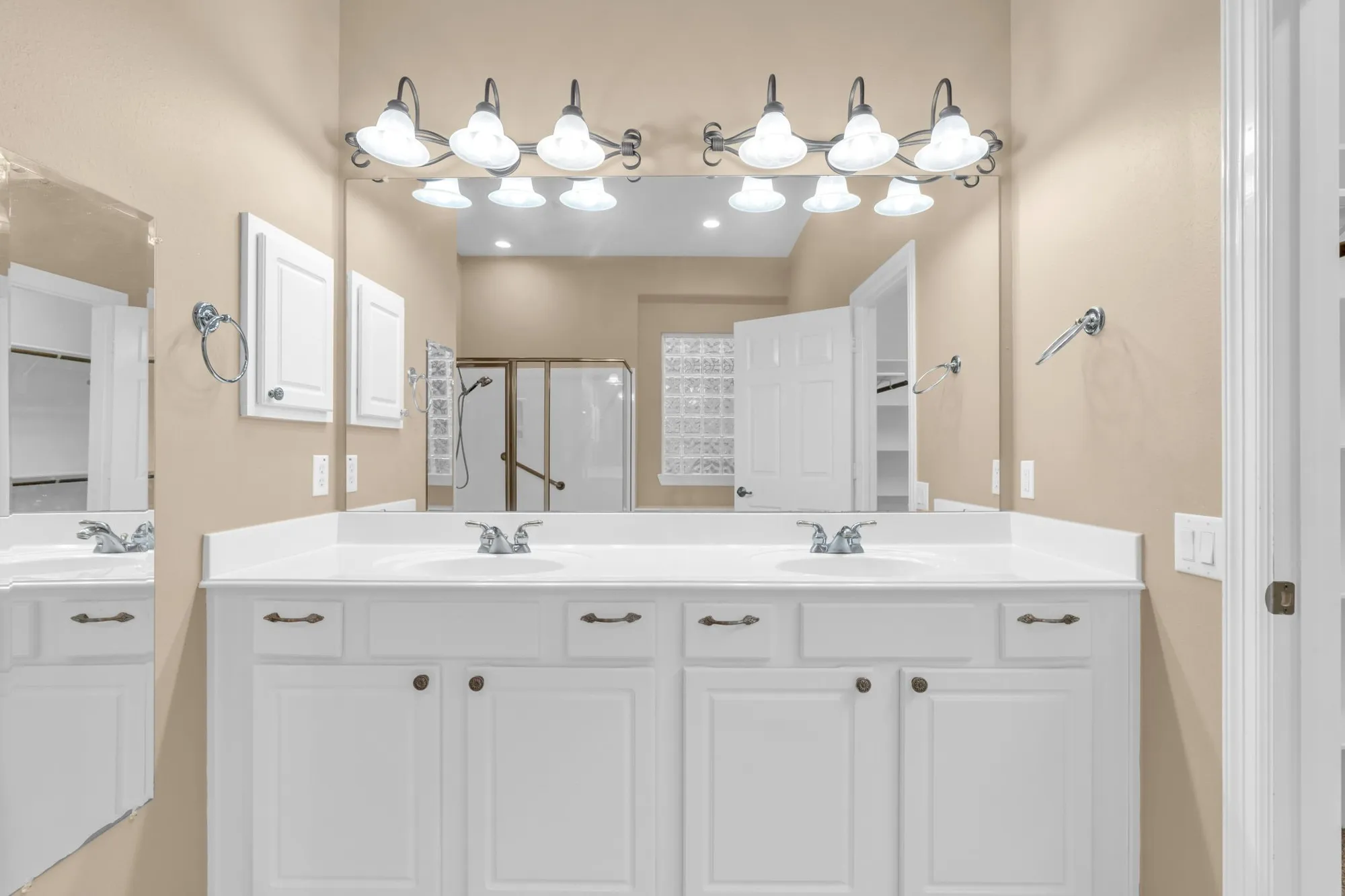 Property Slideshow image 29 of 46 | 34 windsor bridge dr, Conroe, TX, 77384