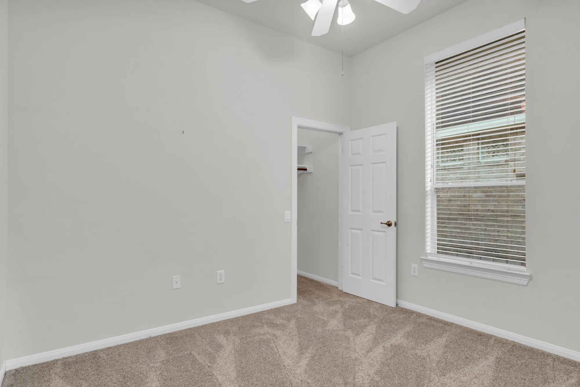 Property Slideshow image 34 of 46 | 34 windsor bridge dr, Conroe, TX, 77384