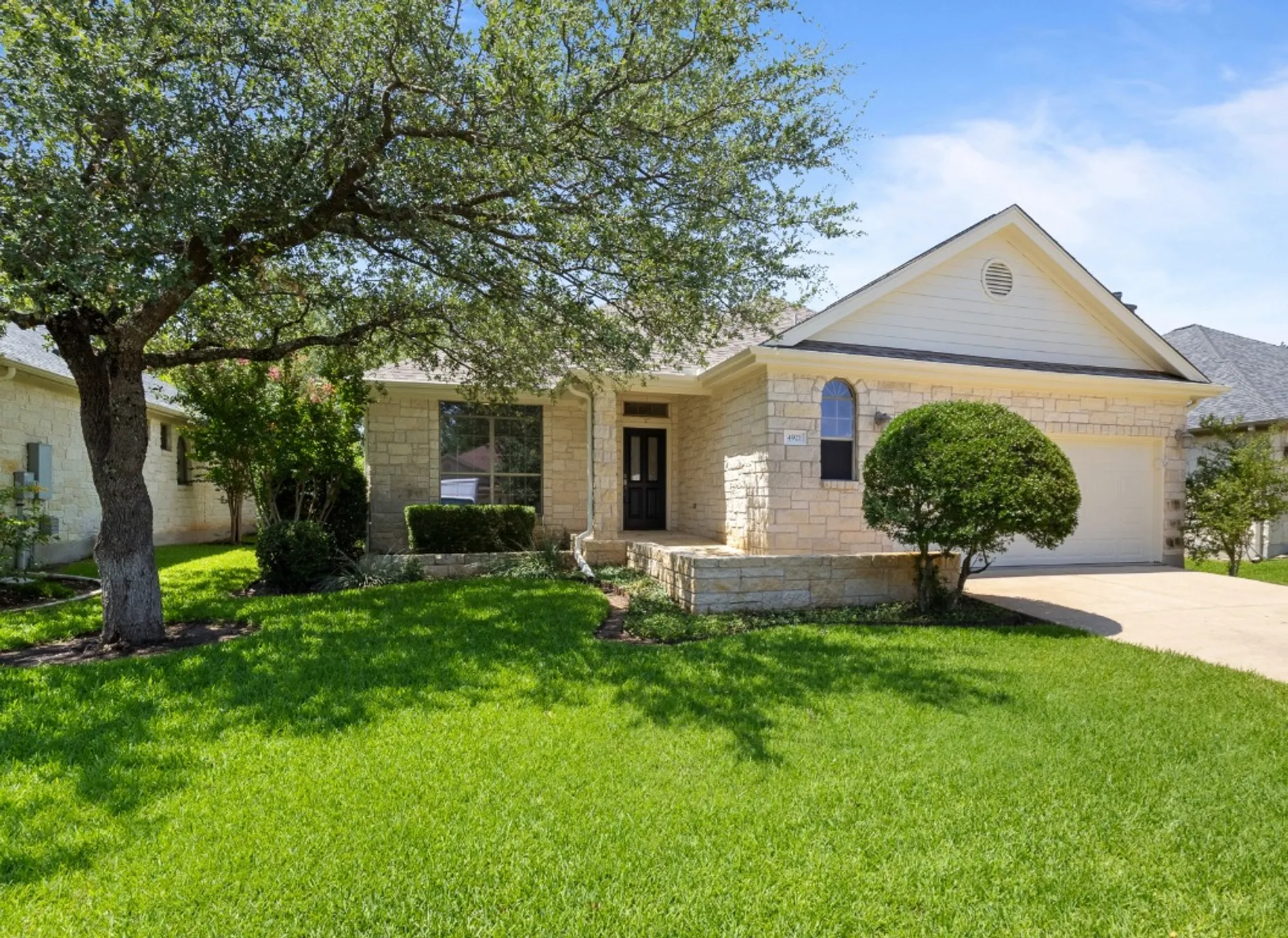 Property Slideshow image 1 of 26 | 4921 big bend trl, Georgetown, TX, 78633