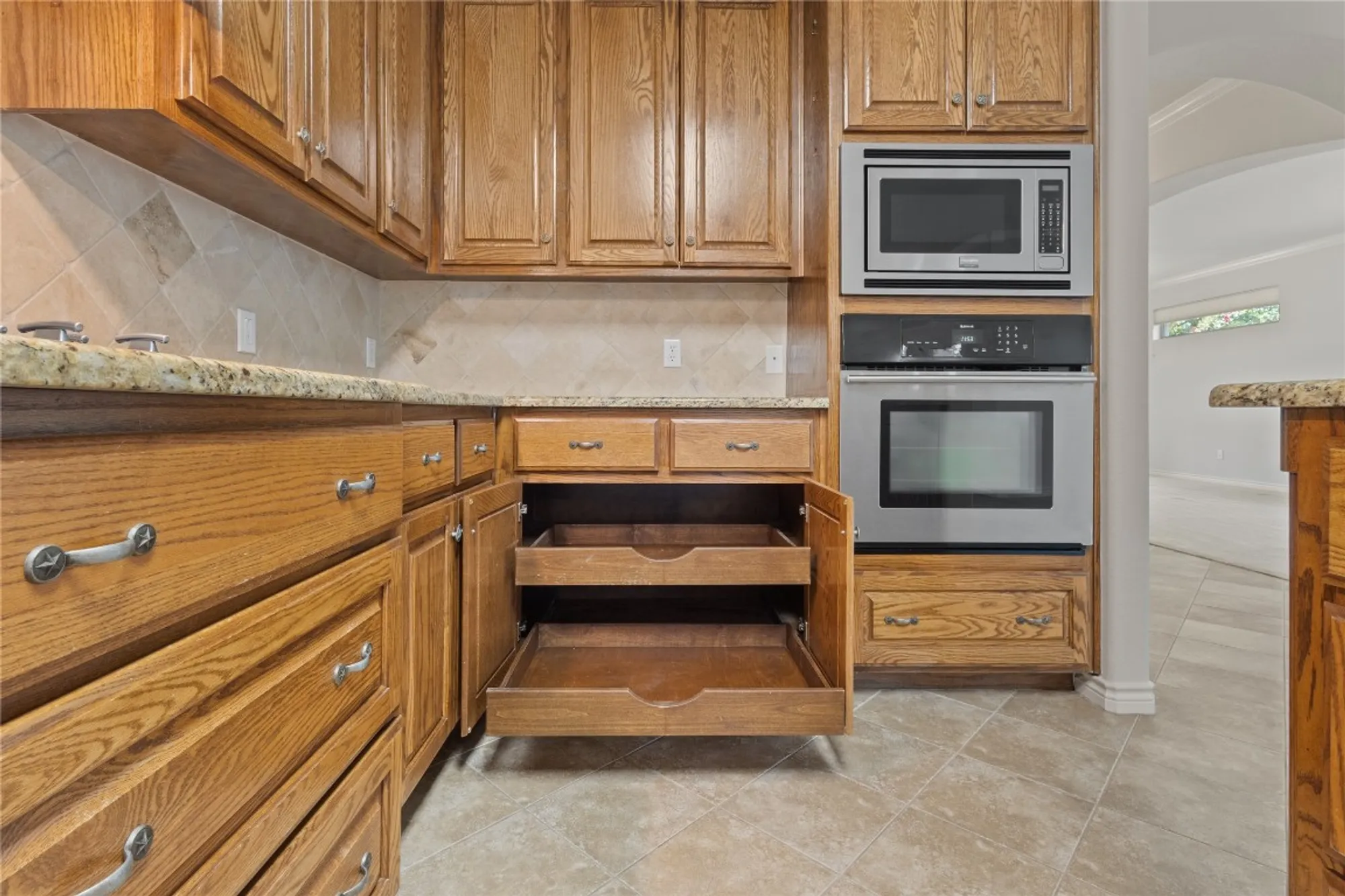 Property Slideshow image 8 of 26 | 4921 big bend trl, Georgetown, TX, 78633