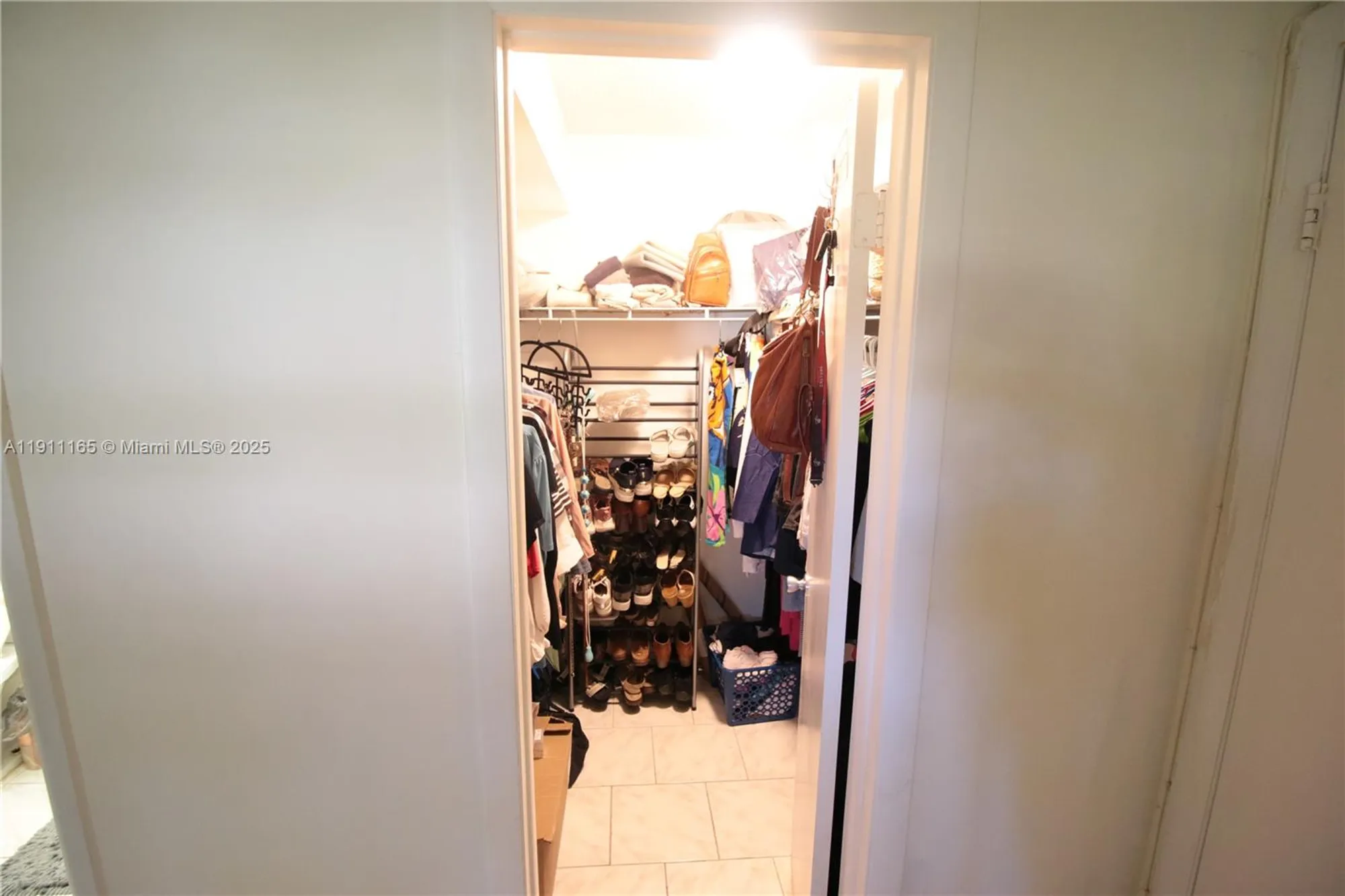 Property Slideshow image 11 of 35 | 3001 nw 46th ave apt 102, Lauderdale Lakes, FL, 33313
