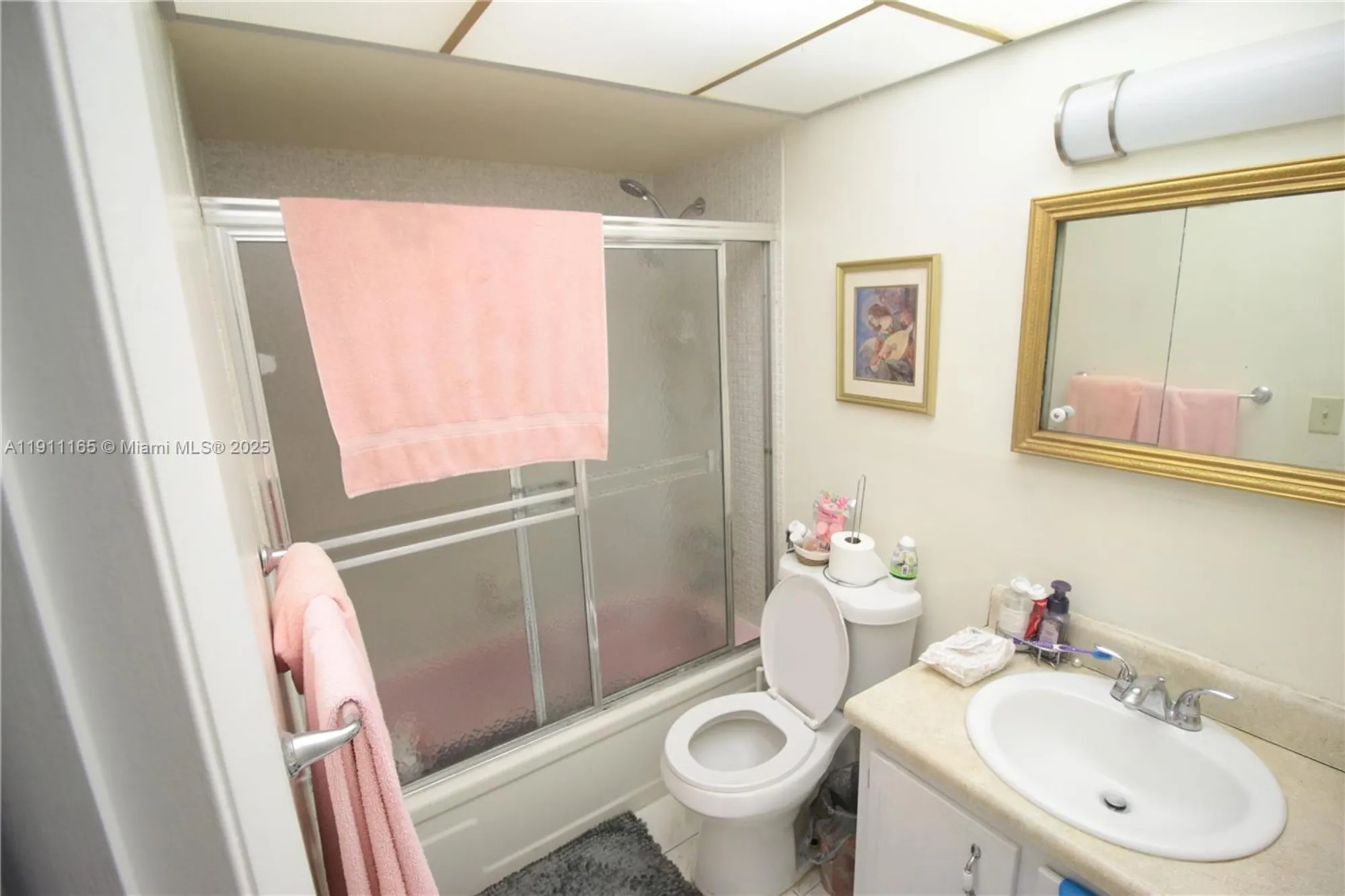 Property Slideshow image 12 of 35 | 3001 nw 46th ave apt 102, Lauderdale Lakes, FL, 33313