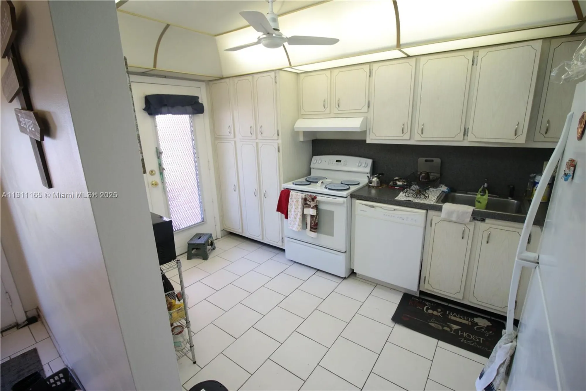 Property Slideshow image 29 of 35 | 3001 nw 46th ave apt 102, Lauderdale Lakes, FL, 33313