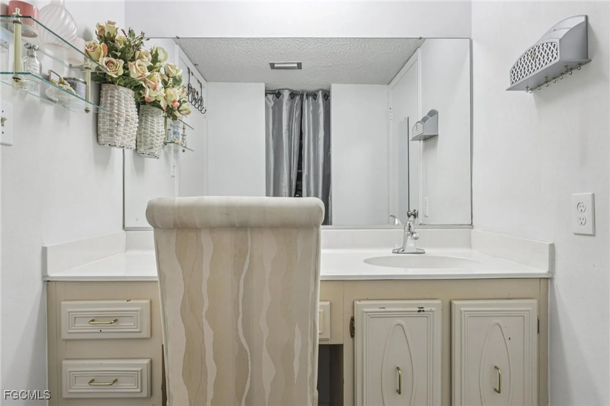 Property Slideshow image 20 of 23 | 1700 pine valley dr 215, Fort Myers, FL, 33907