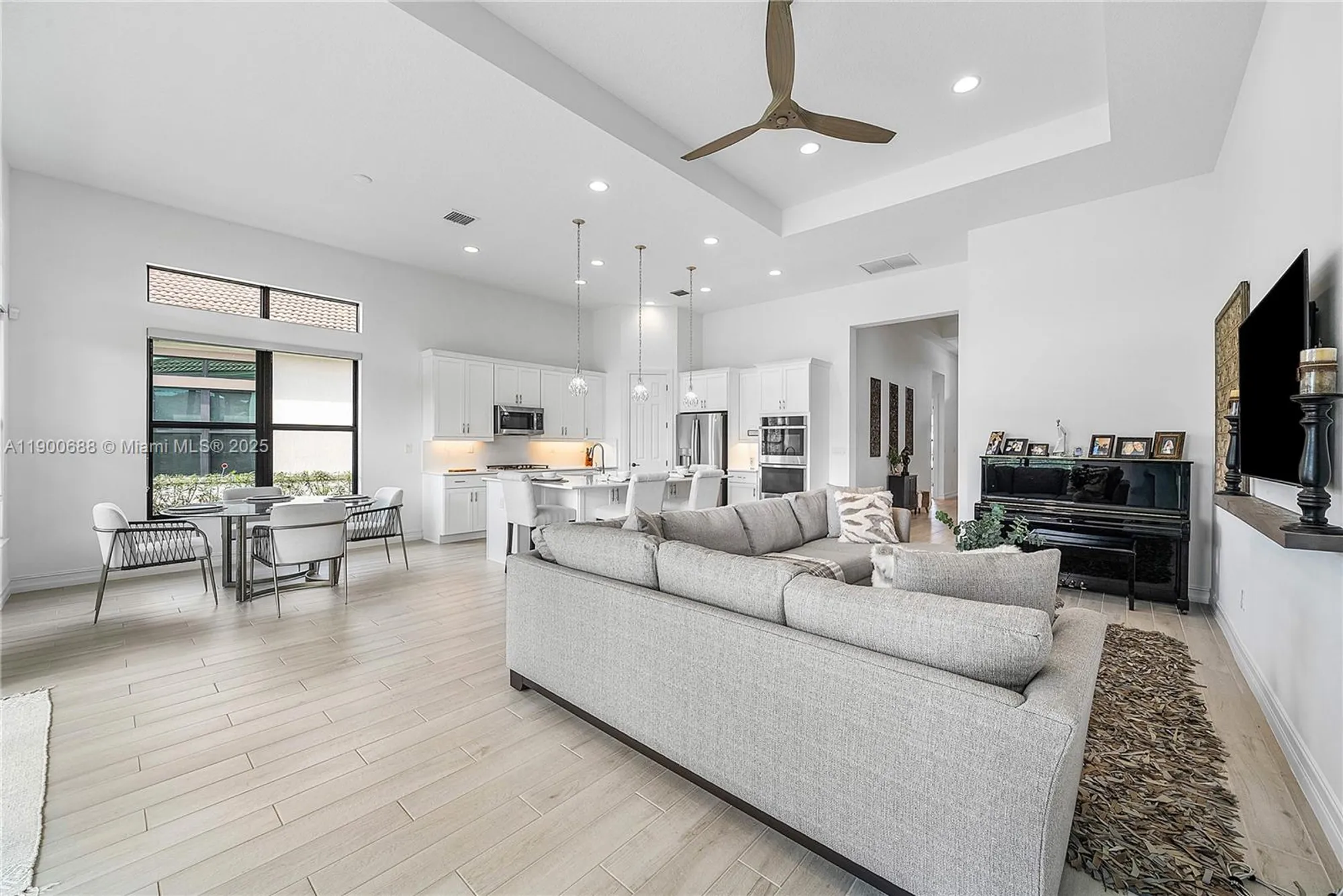 Property Slideshow image 23 of 56 | 11908 fortress run, Parkland, FL, 33076