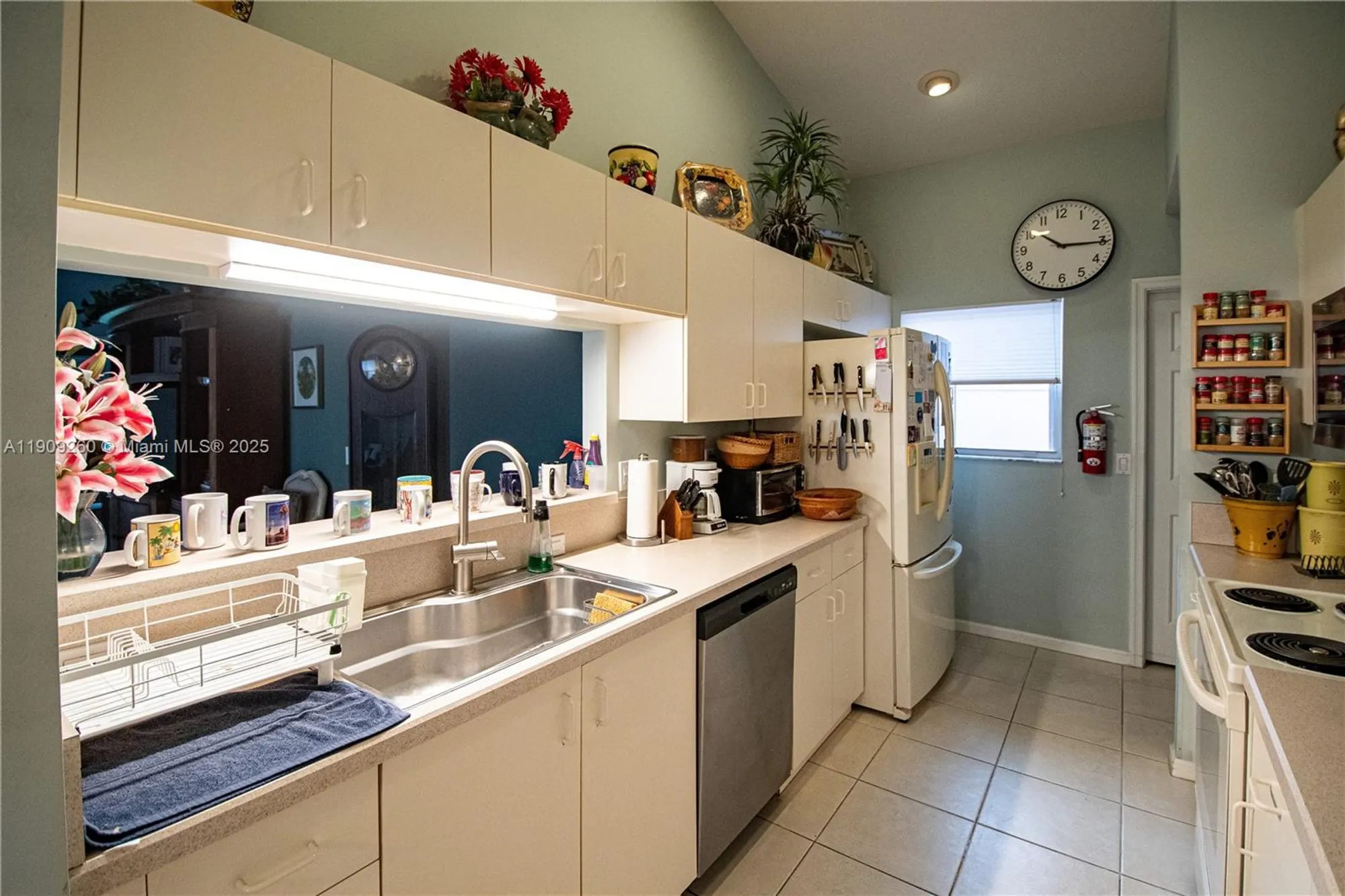 Property Slideshow image 14 of 34 | 5136 pelican cove dr, Boynton Beach, FL, 33437