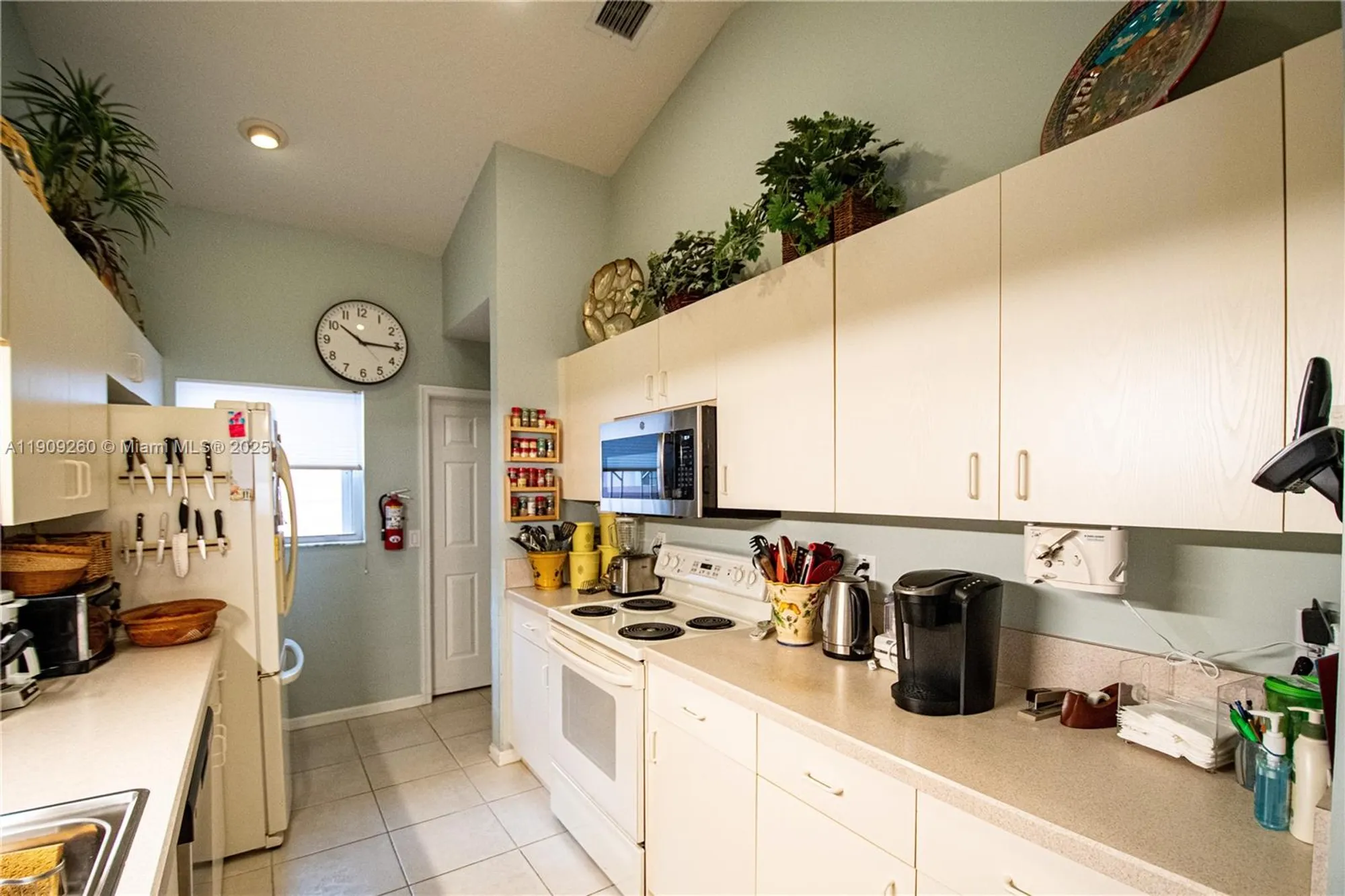 Property Slideshow image 15 of 34 | 5136 pelican cove dr, Boynton Beach, FL, 33437