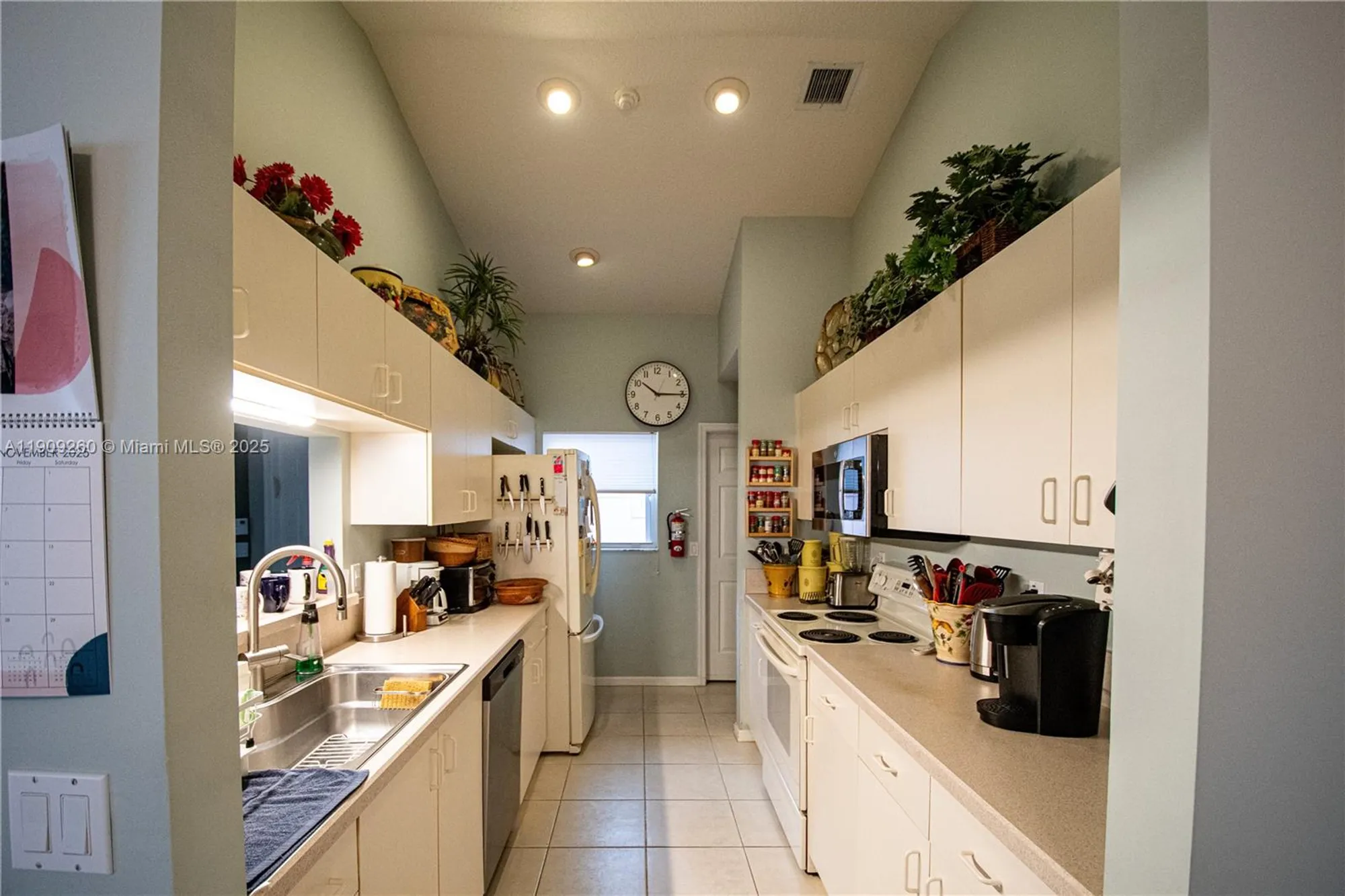 Property Slideshow image 13 of 34 | 5136 pelican cove dr, Boynton Beach, FL, 33437