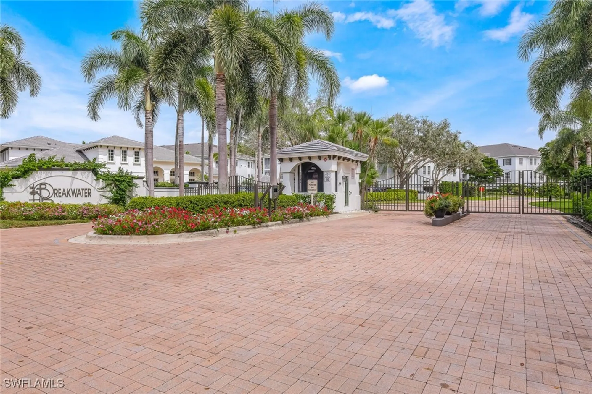 Property Slideshow image 25 of 37 | 805 bentwater cir 101, Naples, FL, 34108