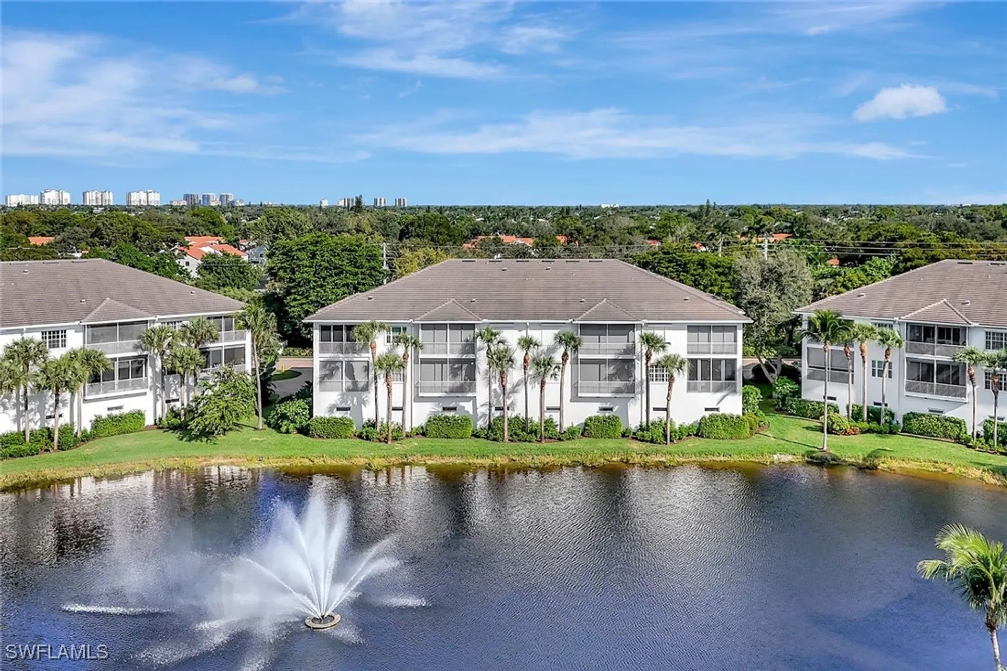 Property Slideshow image 23 of 37 | 805 bentwater cir 101, Naples, FL, 34108