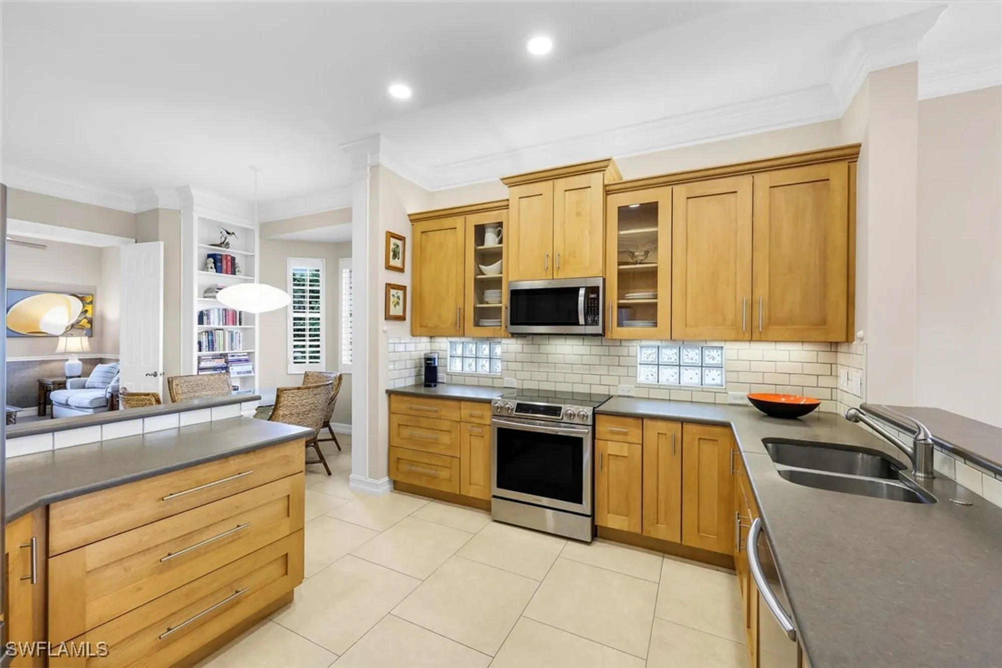 Property Slideshow image 8 of 37 | 805 bentwater cir 101, Naples, FL, 34108