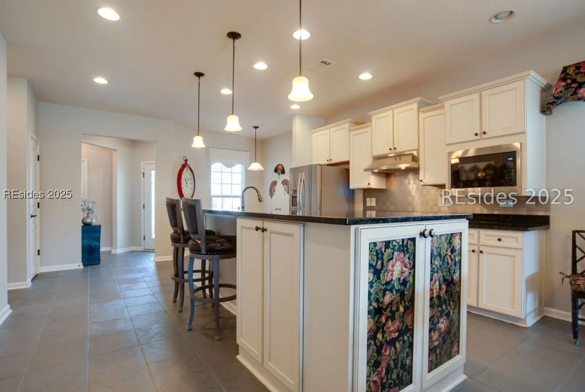 Property Slideshow image 6 of 36 | 399 heathwood dr, Bluffton, SC, 29909