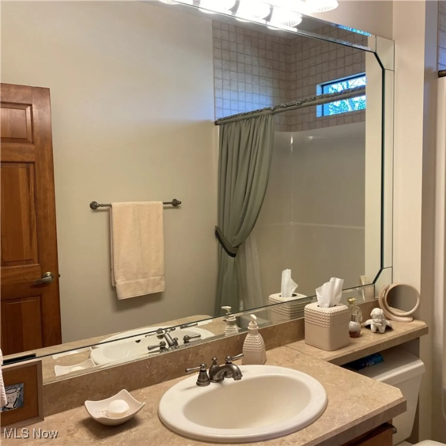 Property Slideshow image 28 of 35 | 33110 wren haven st, North Ridgeville, OH, 44039