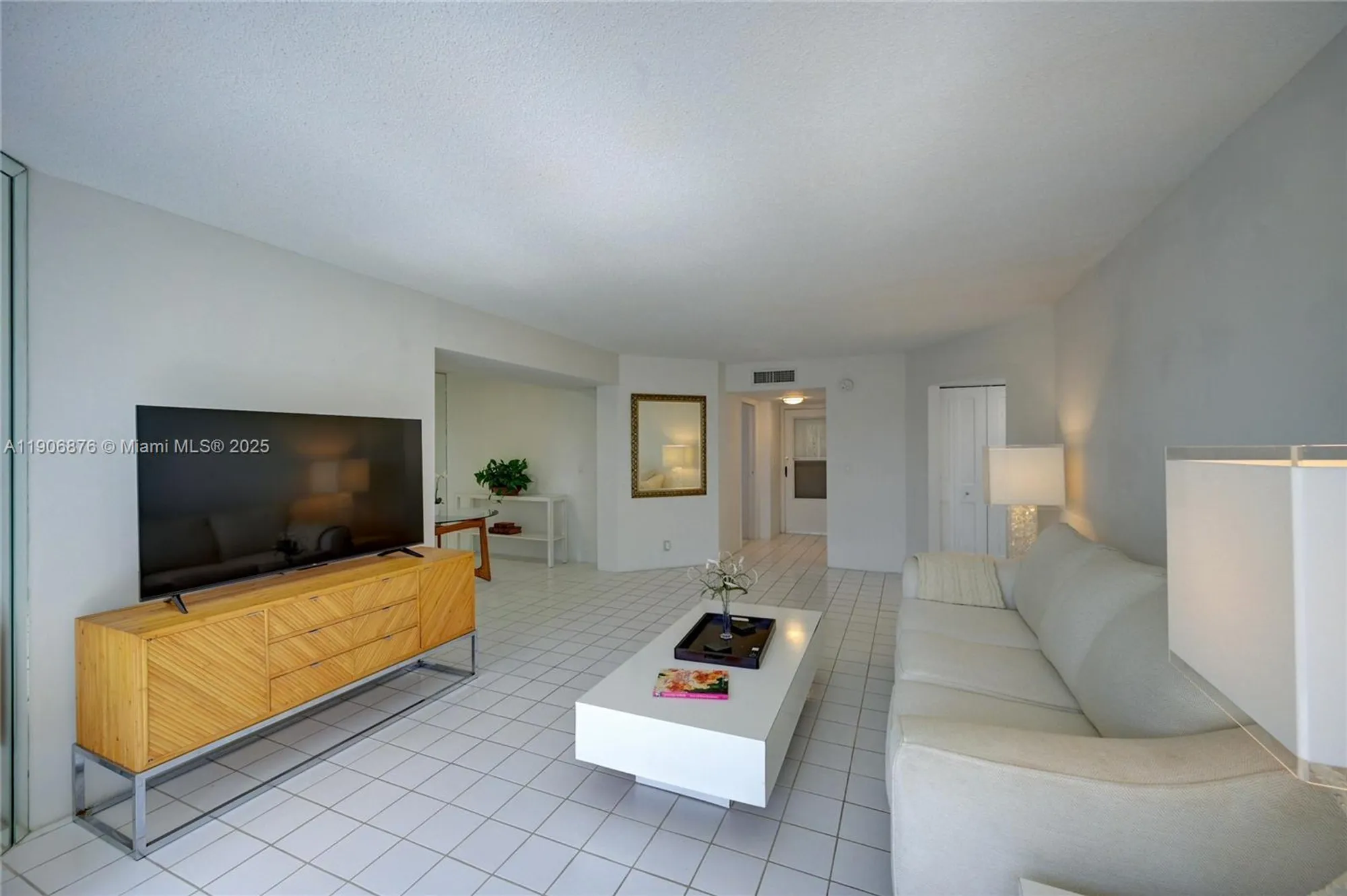 Property Slideshow image 10 of 49 | 3654 via poinciana 502, Lake Worth, FL, 33467