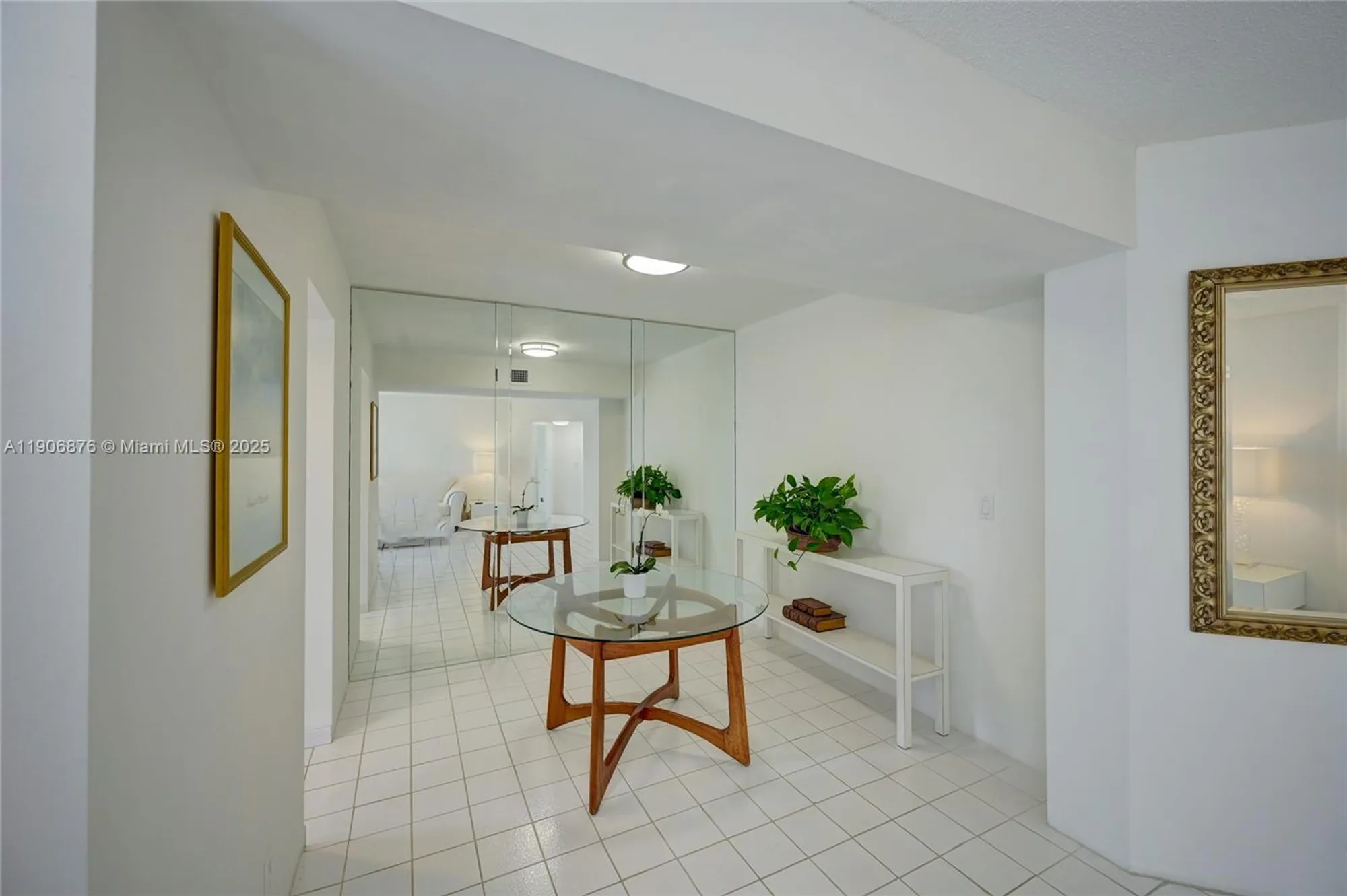 Property Slideshow image 12 of 49 | 3654 via poinciana 502, Lake Worth, FL, 33467