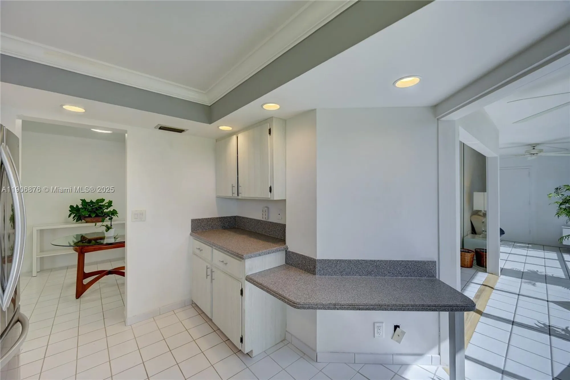 Property Slideshow image 13 of 49 | 3654 via poinciana 502, Lake Worth, FL, 33467