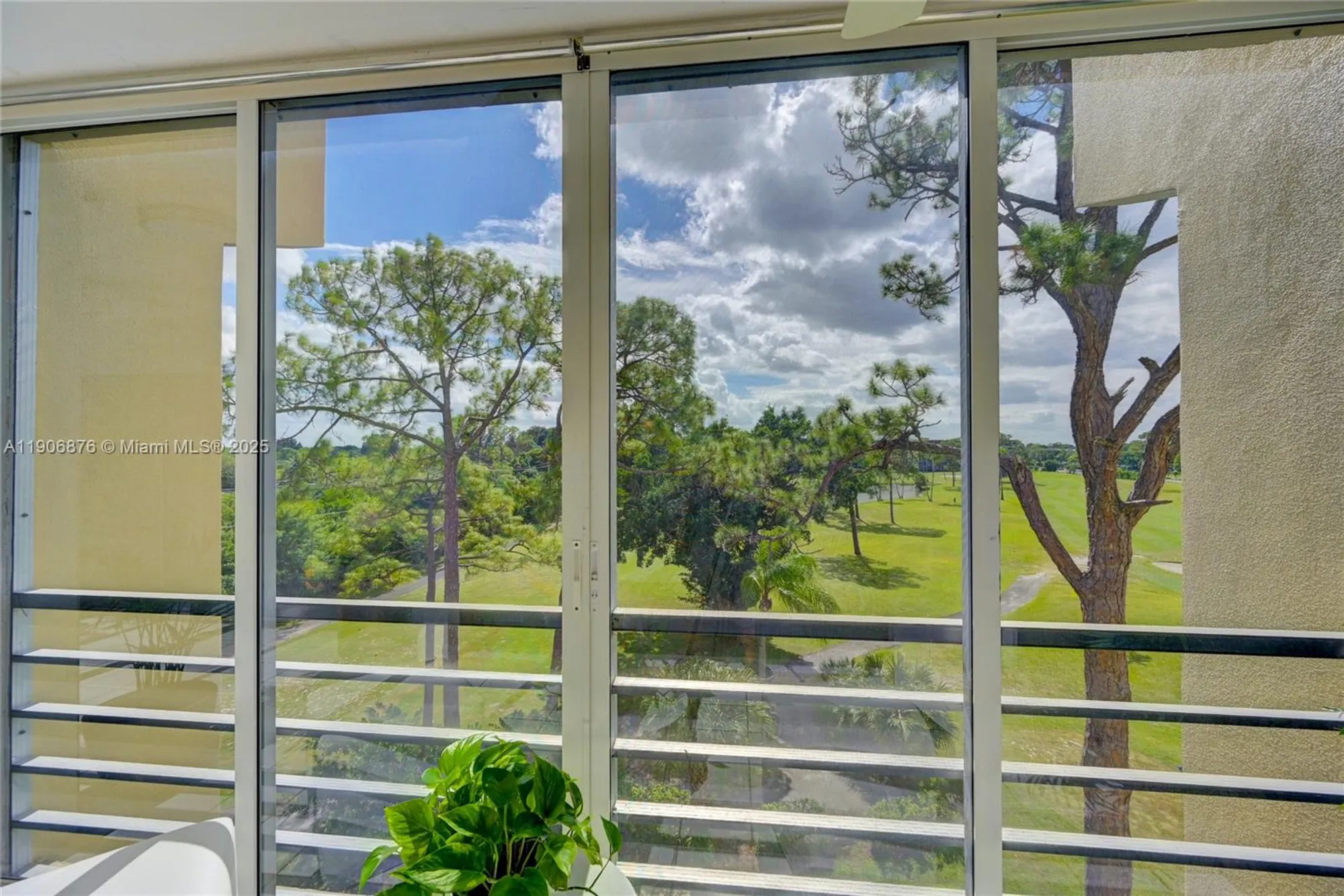 Property Slideshow image 28 of 49 | 3654 via poinciana 502, Lake Worth, FL, 33467