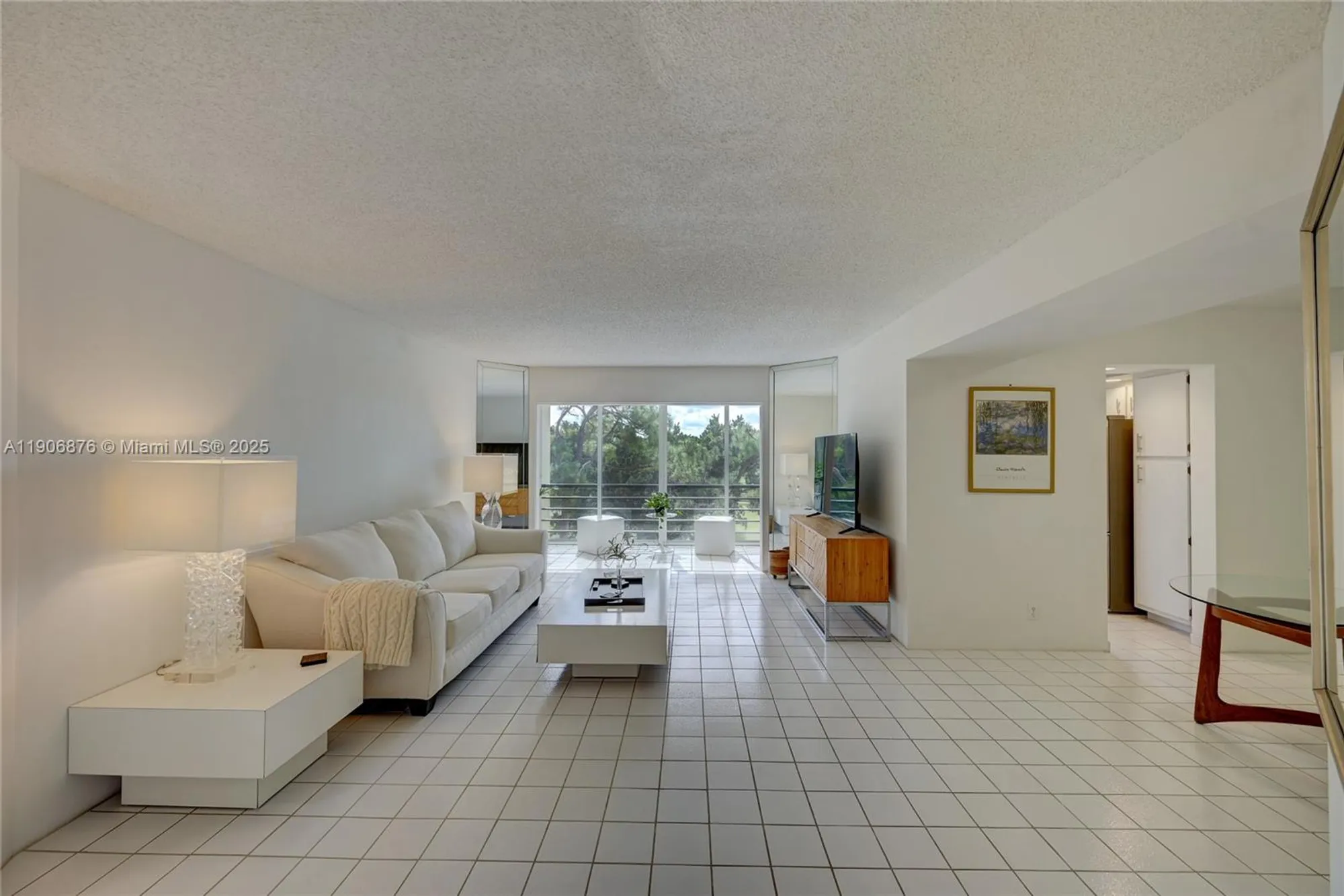 Property Slideshow image 2 of 49 | 3654 via poinciana 502, Lake Worth, FL, 33467