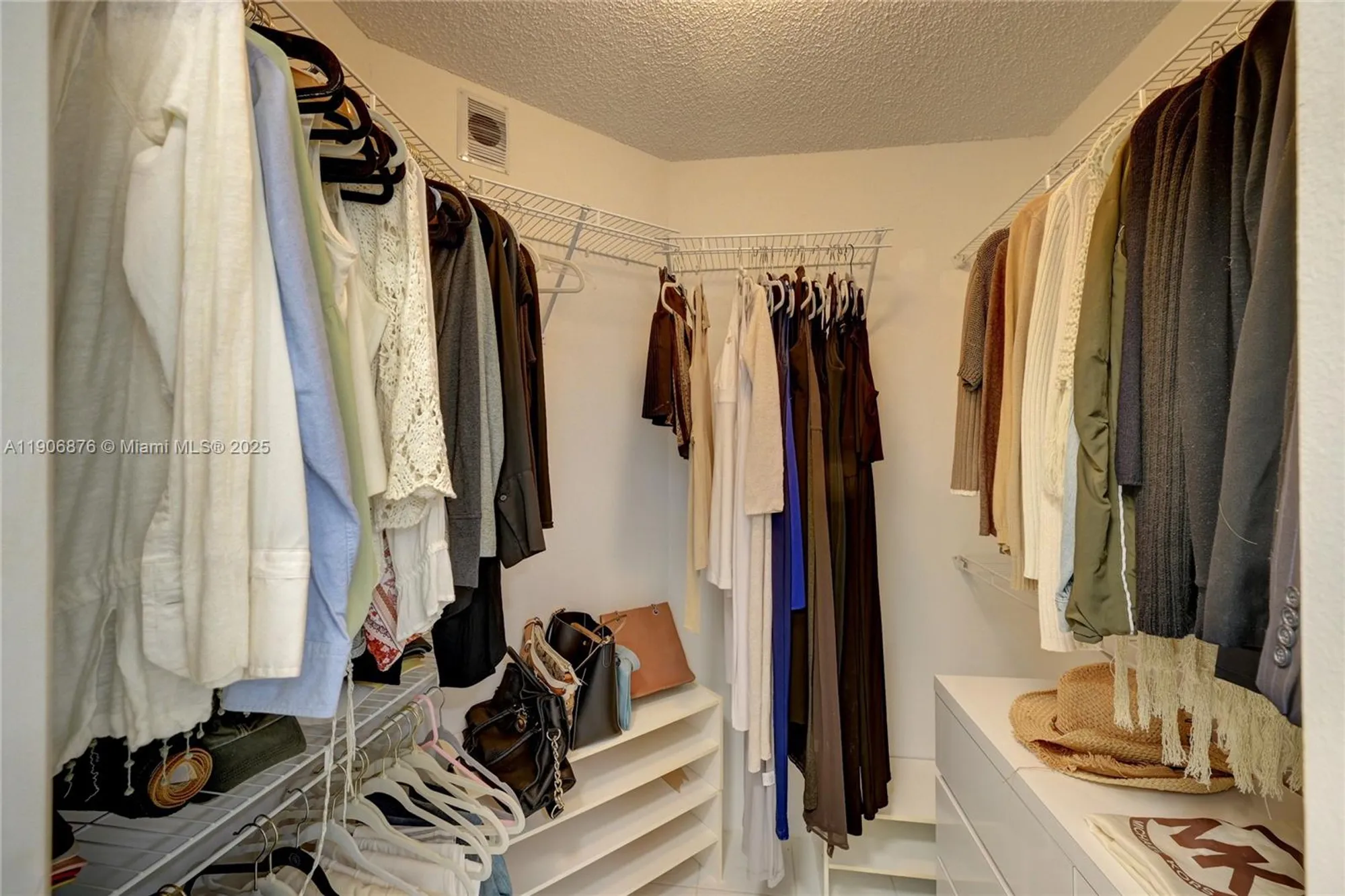 Property Slideshow image 20 of 49 | 3654 via poinciana 502, Lake Worth, FL, 33467