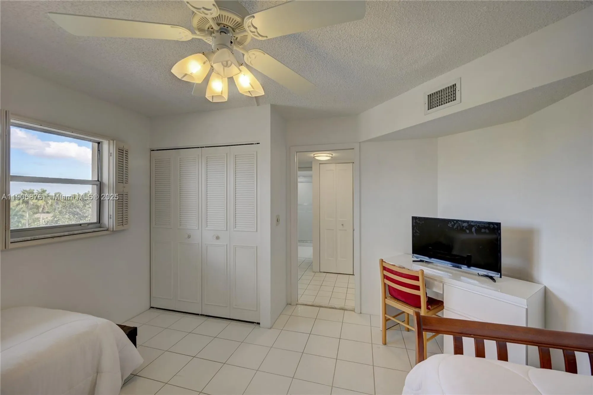 Property Slideshow image 22 of 49 | 3654 via poinciana 502, Lake Worth, FL, 33467