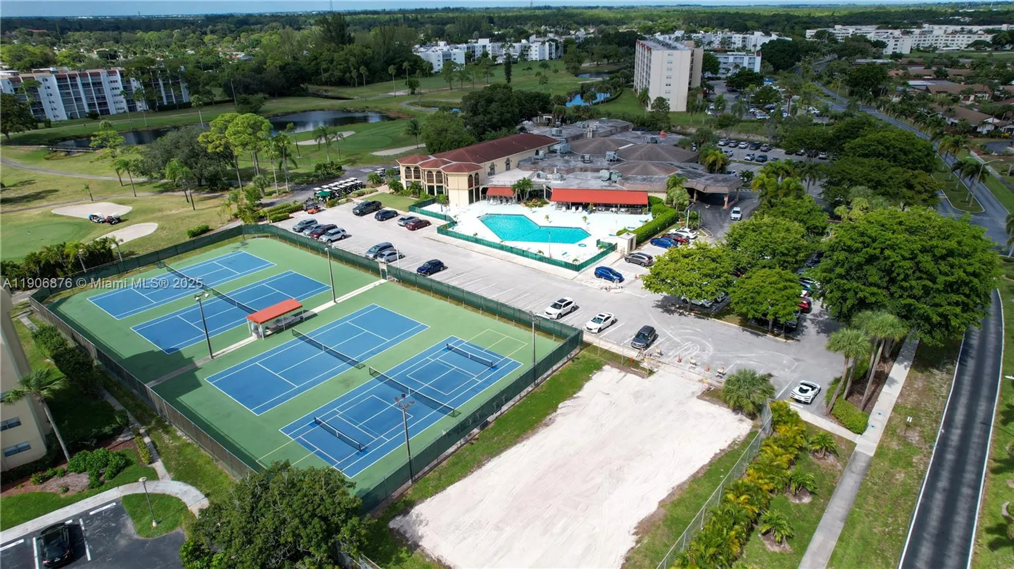 Property Slideshow image 38 of 49 | 3654 via poinciana 502, Lake Worth, FL, 33467