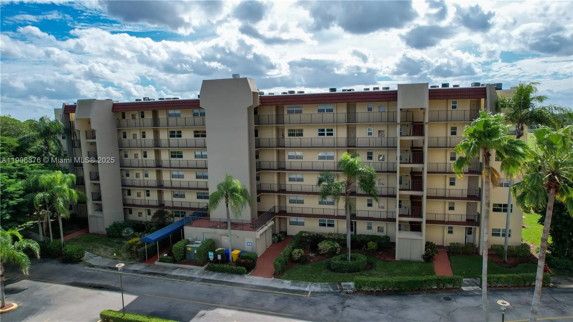 Property Slideshow image 30 of 49 | 3654 via poinciana 502, Lake Worth, FL, 33467