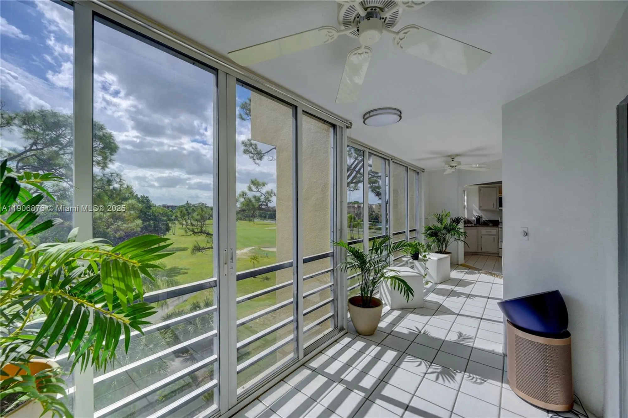 Property Slideshow image 4 of 49 | 3654 via poinciana 502, Lake Worth, FL, 33467
