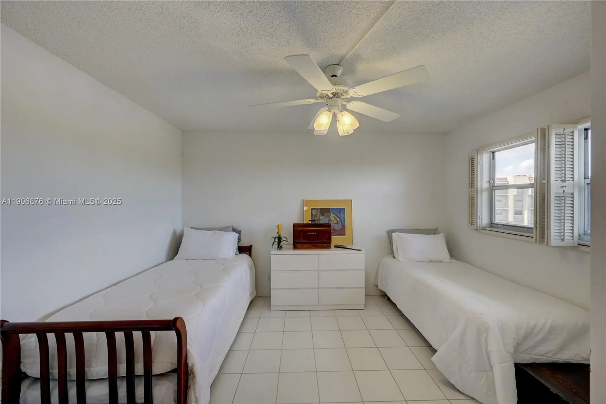 Property Slideshow image 5 of 49 | 3654 via poinciana 502, Lake Worth, FL, 33467