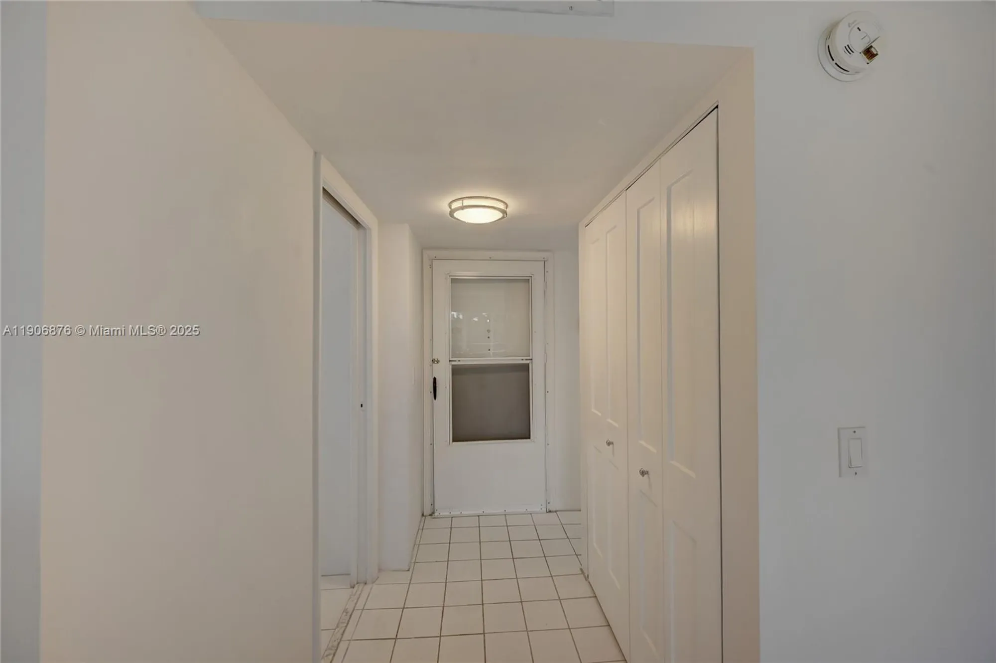 Property Slideshow image 7 of 49 | 3654 via poinciana 502, Lake Worth, FL, 33467