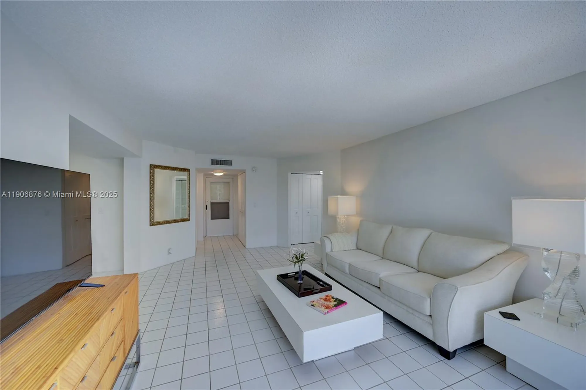 Property Slideshow image 9 of 49 | 3654 via poinciana 502, Lake Worth, FL, 33467
