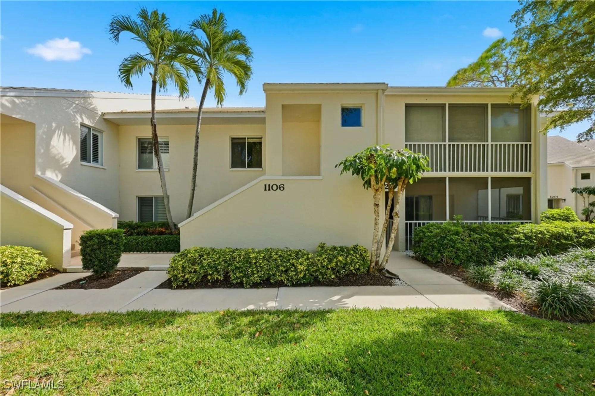 Property Slideshow image 1 of 19 | 764 willowbrook dr 1106, Naples, FL, 34108