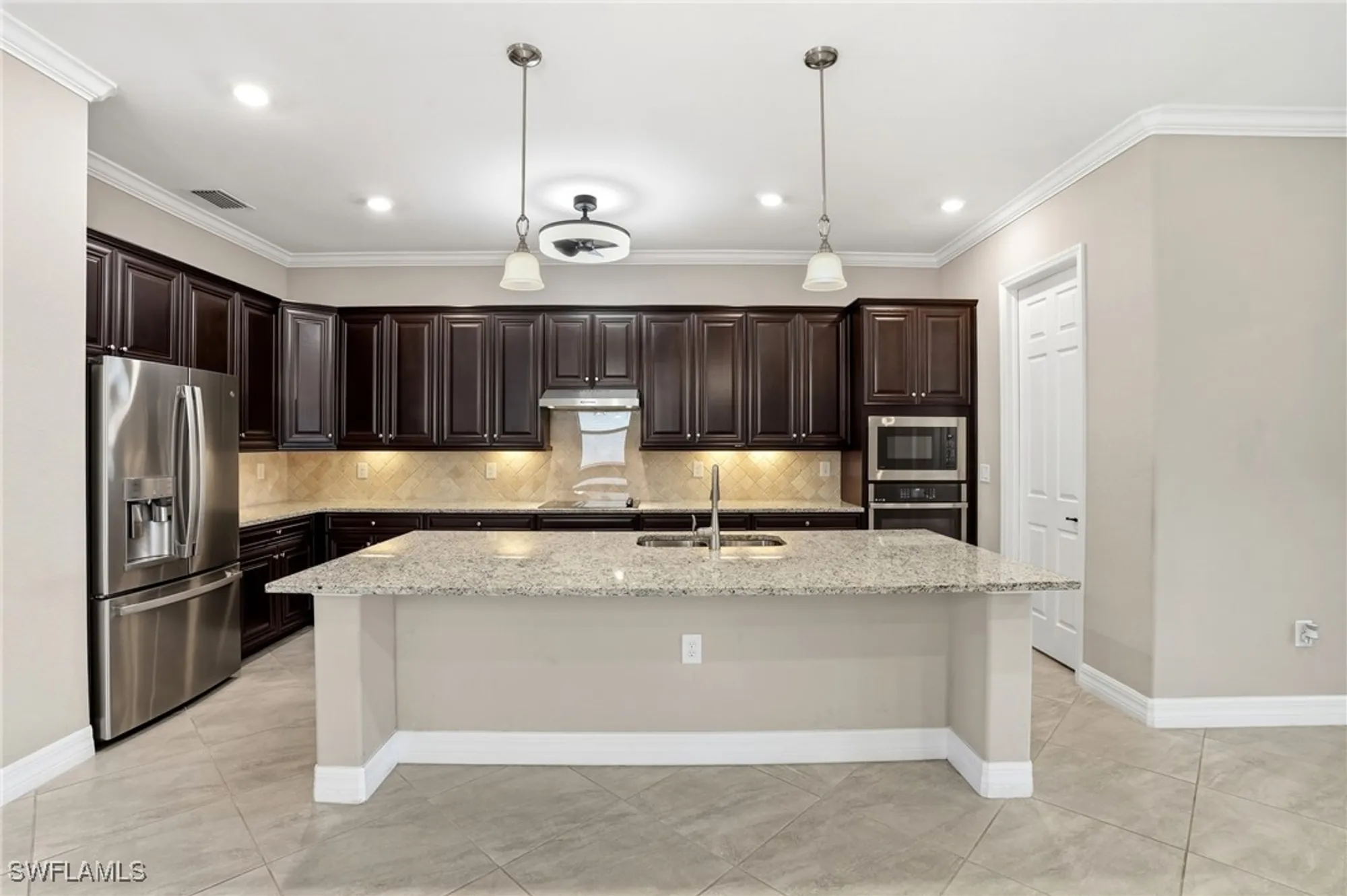 Property Slideshow image 19 of 50 | 28076 foxrock ct, Bonita Springs, FL, 34135