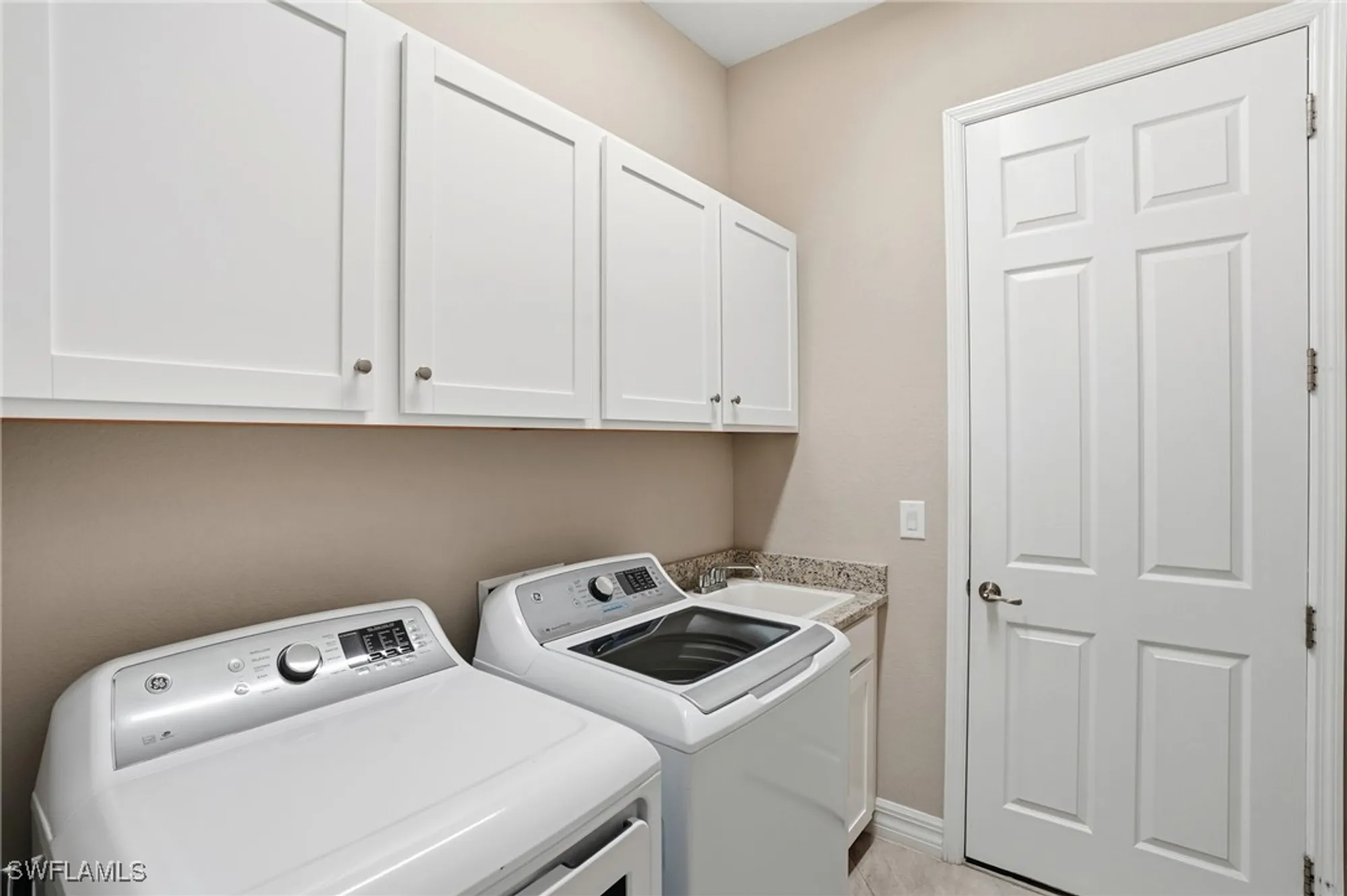 Property Slideshow image 37 of 50 | 28076 foxrock ct, Bonita Springs, FL, 34135