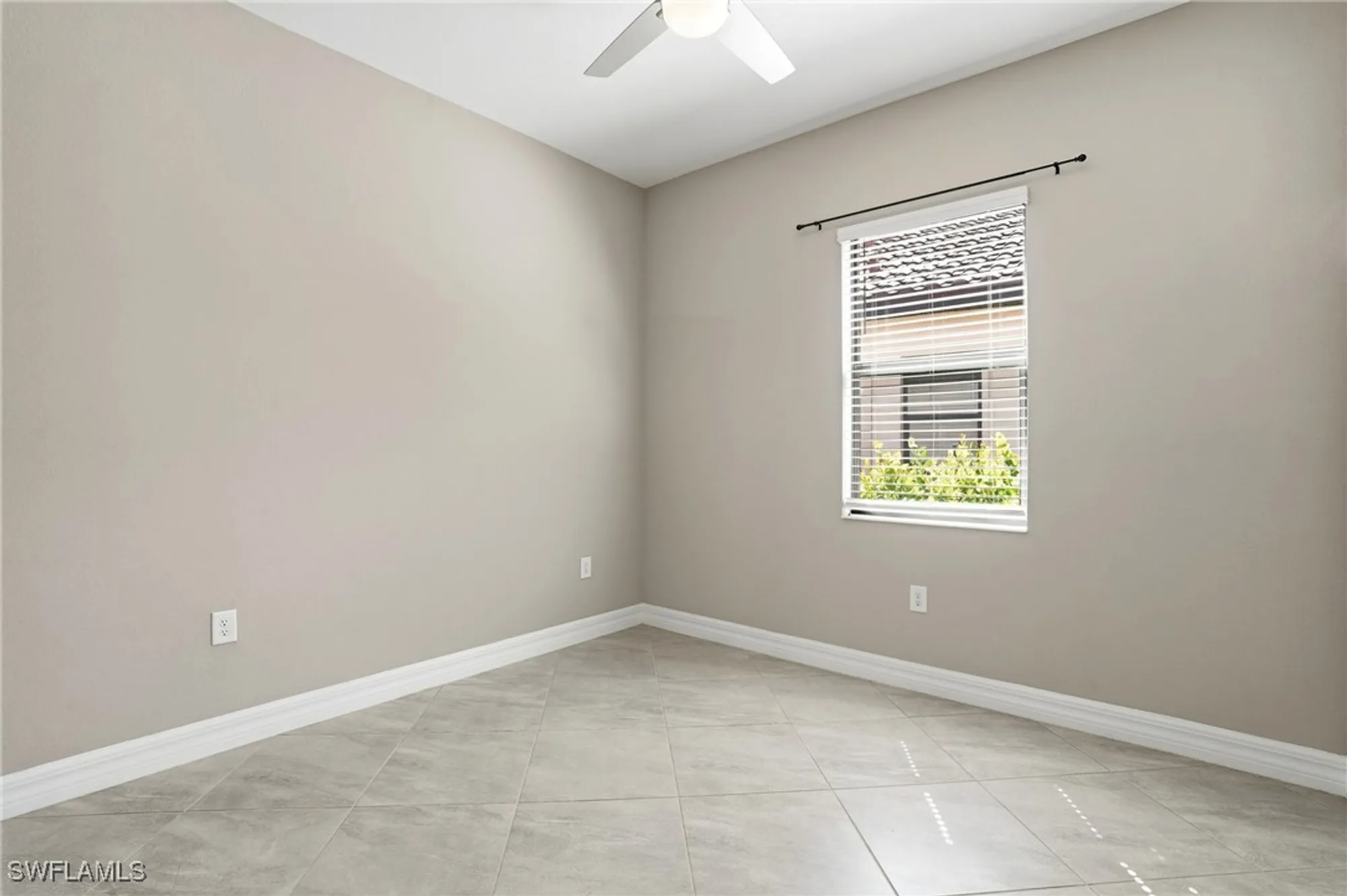 Property Slideshow image 30 of 50 | 28076 foxrock ct, Bonita Springs, FL, 34135
