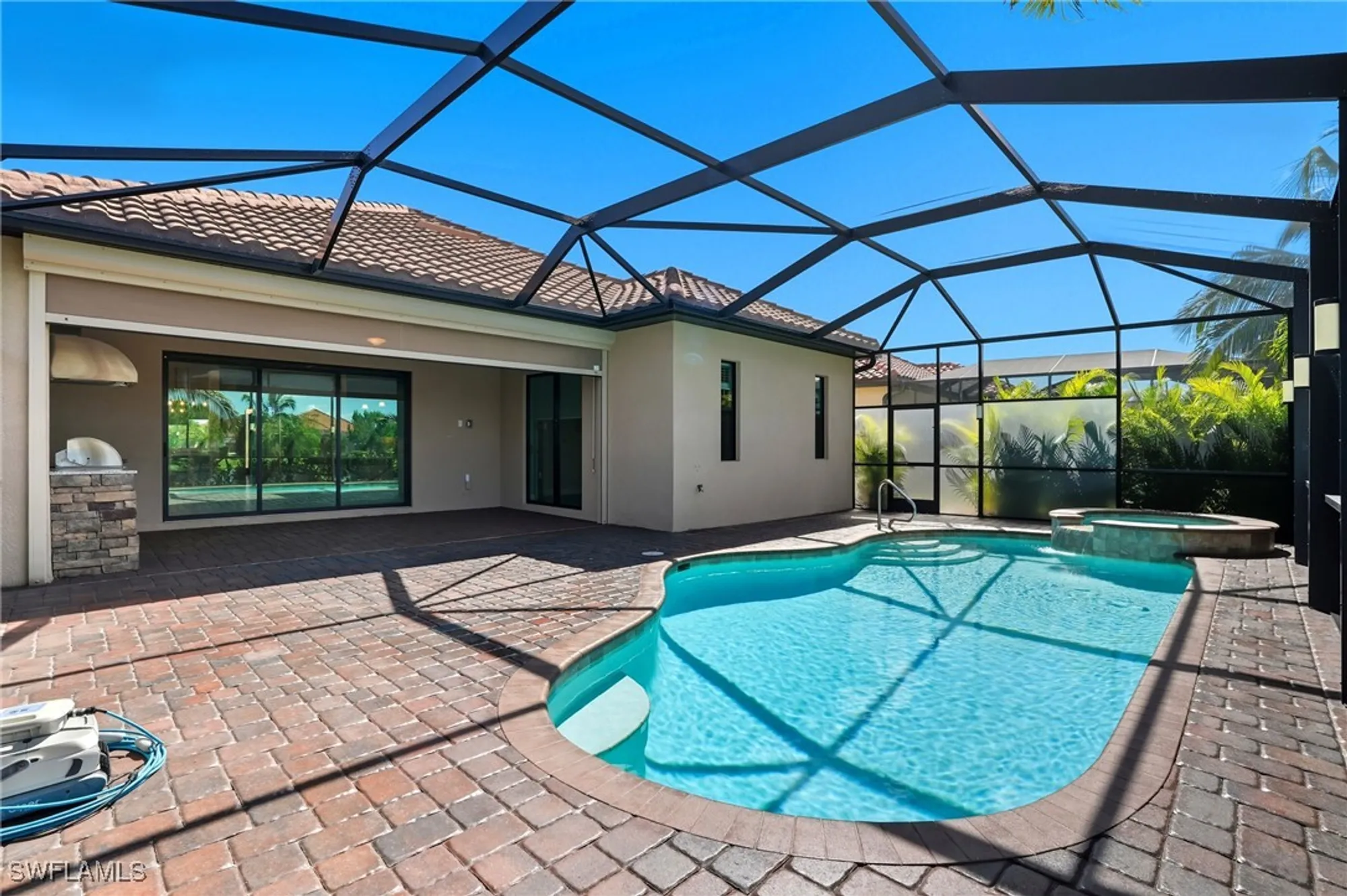 Property Slideshow image 43 of 50 | 28076 foxrock ct, Bonita Springs, FL, 34135