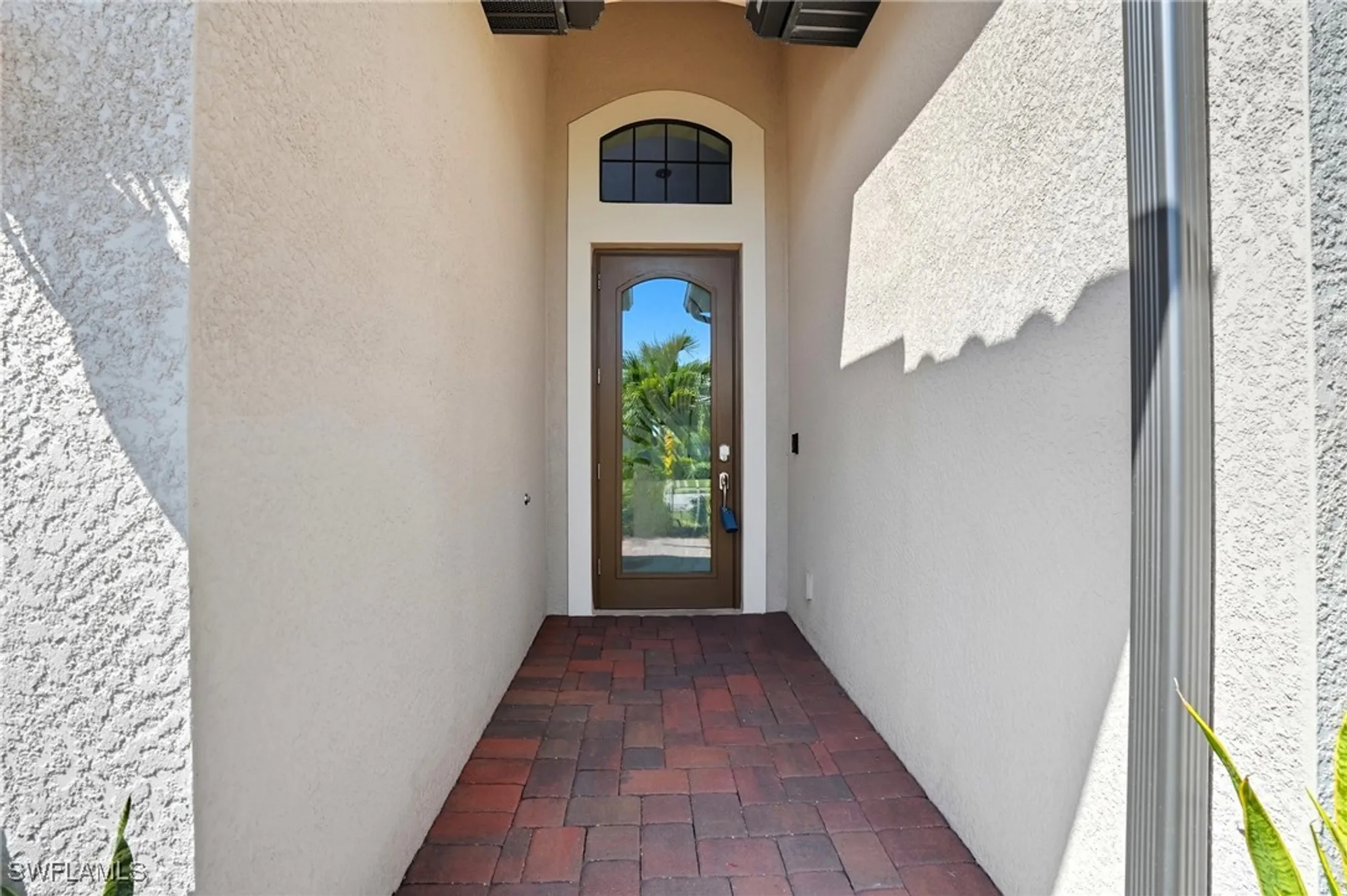 Property Slideshow image 6 of 50 | 28076 foxrock ct, Bonita Springs, FL, 34135